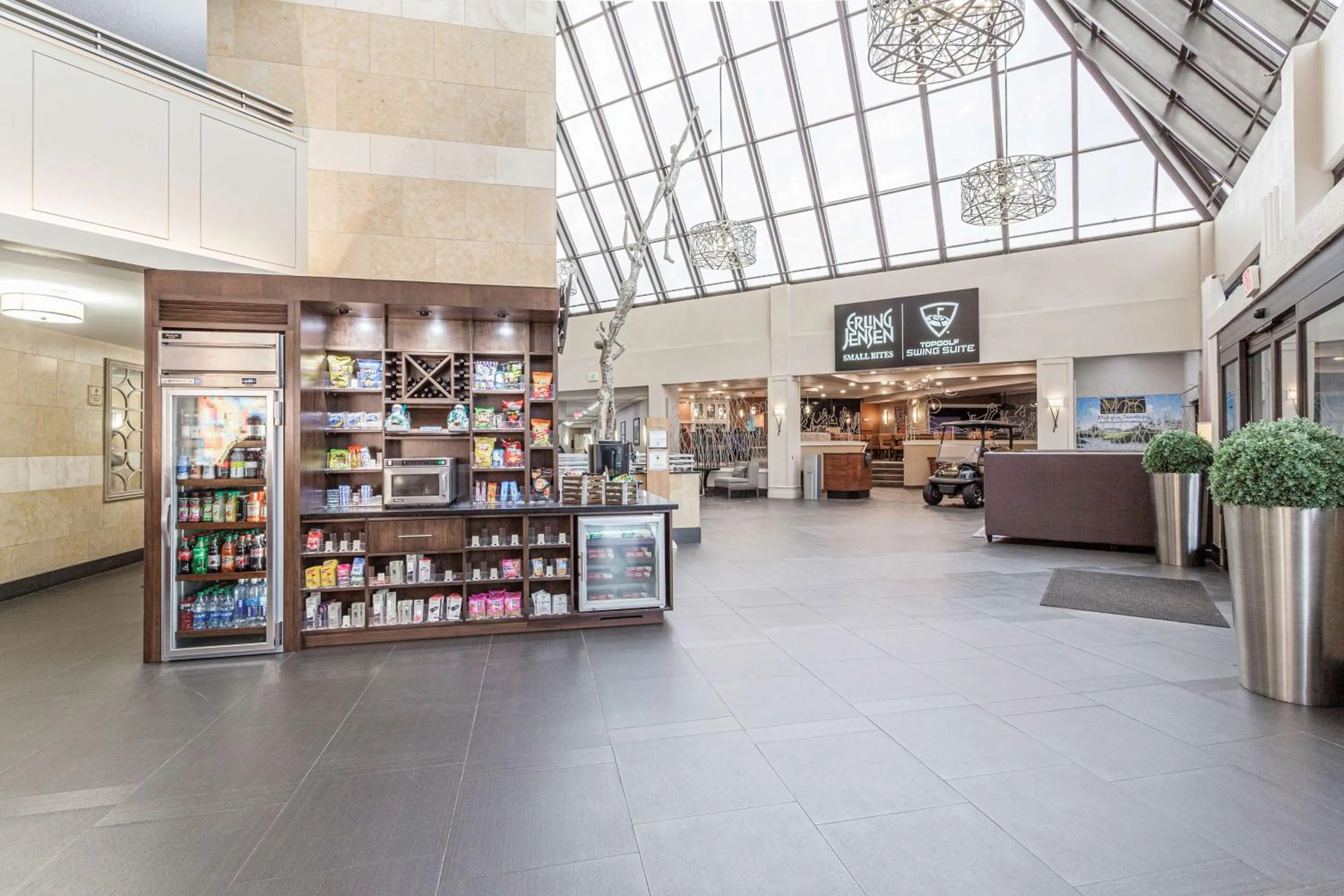 Lobby or reception in DoubleTree by Hilton Memphis