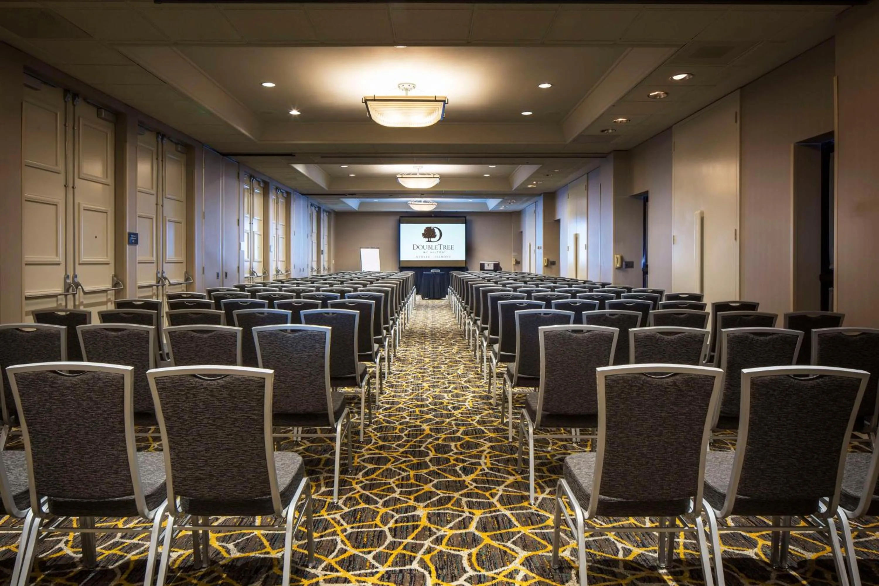 Meeting/conference room in DoubleTree by Hilton Newark-Fremont