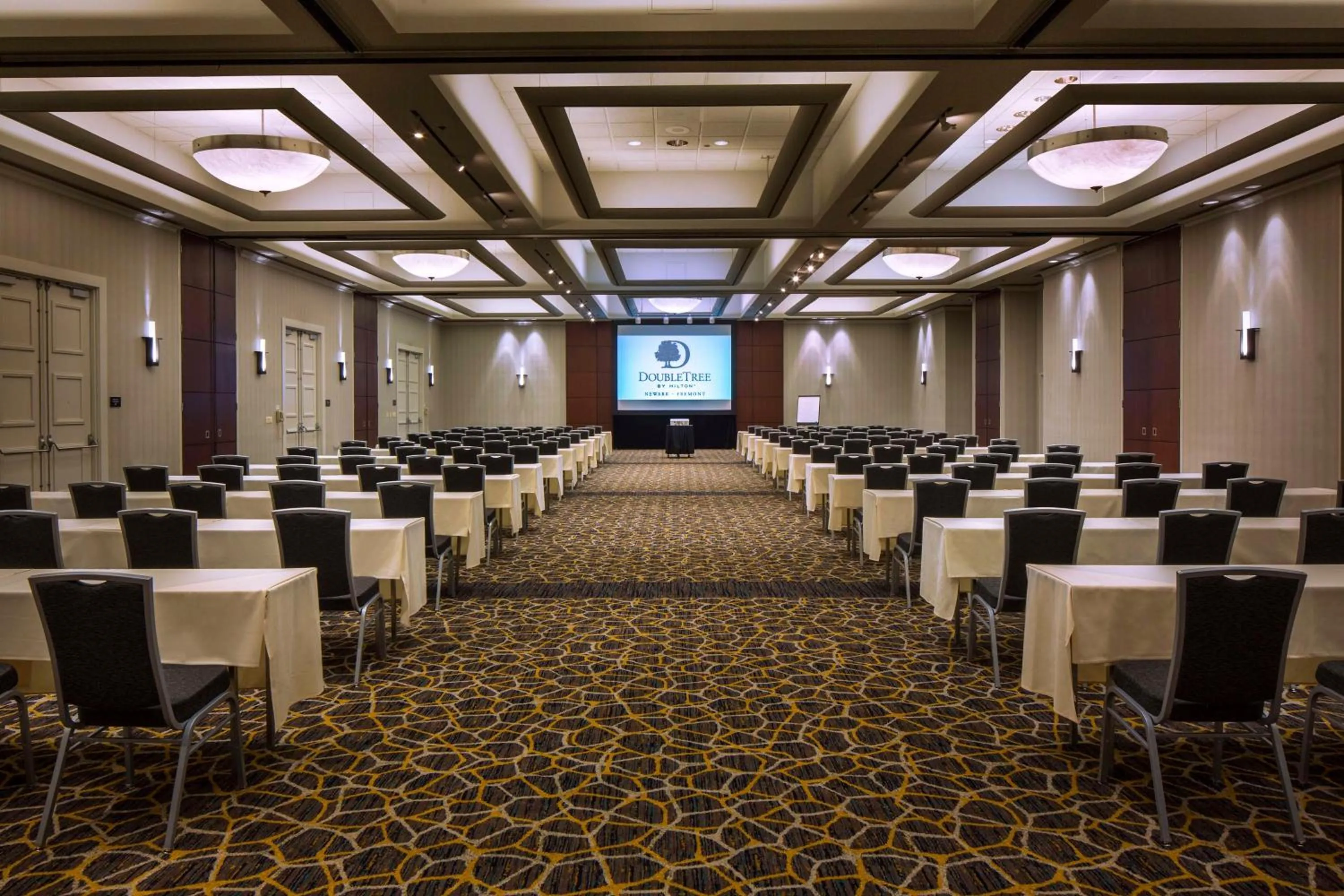 Meeting/conference room in DoubleTree by Hilton Newark-Fremont