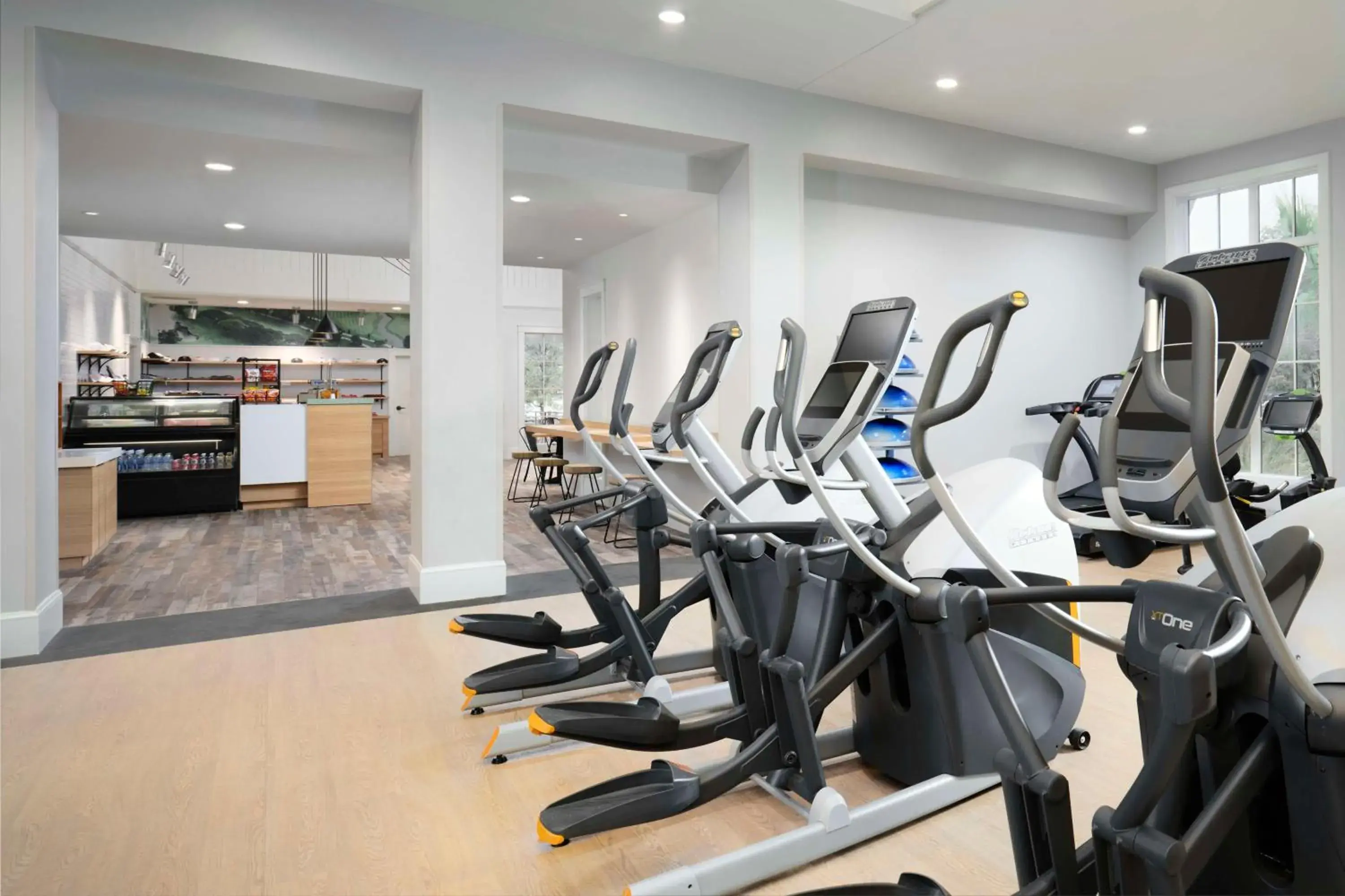 Fitness centre/facilities in Royale Palms Condominiums Fitness centre/facilities in Royale Palms Condominiums