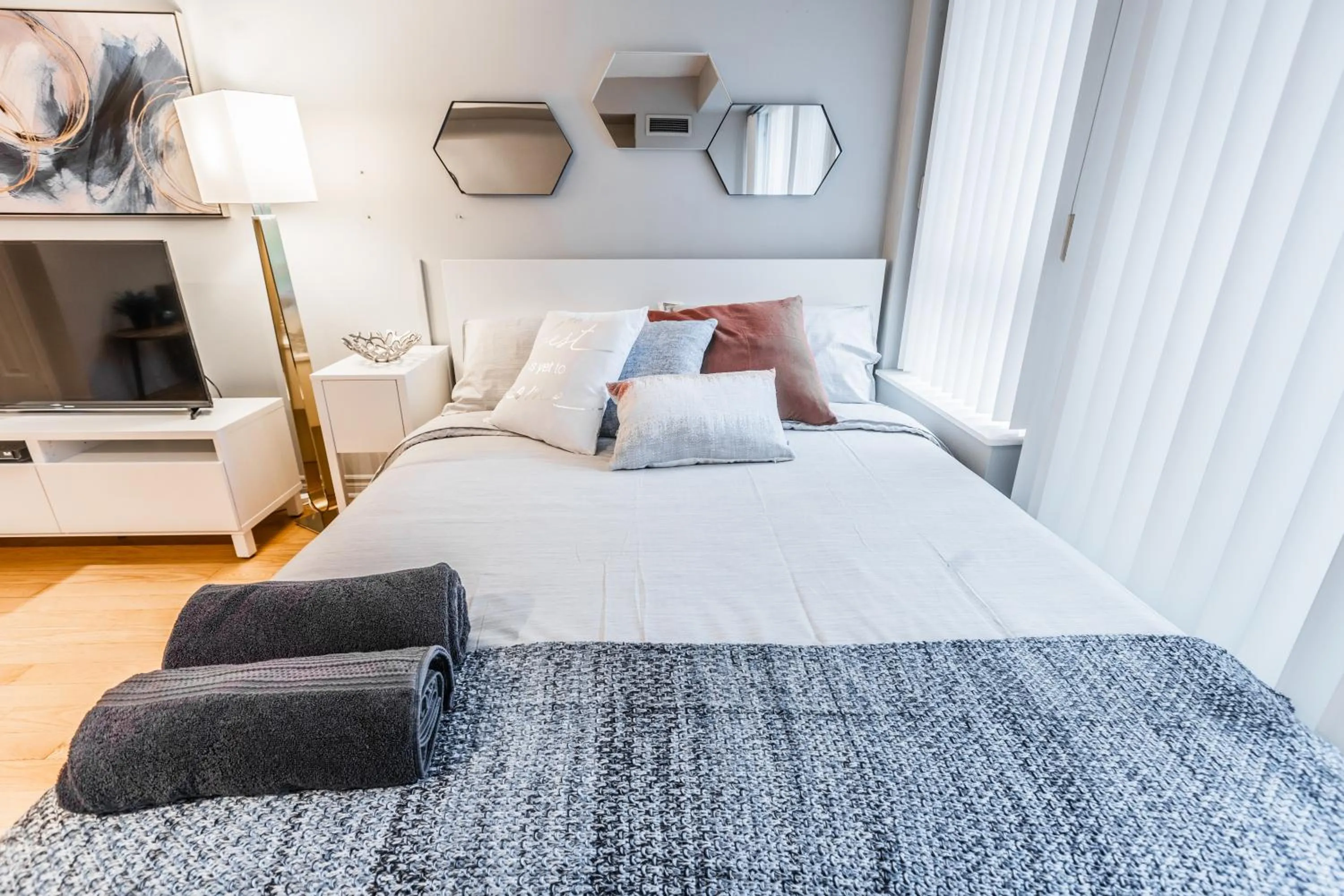 Bed in AOC Suites - Heart of Downtown Condo