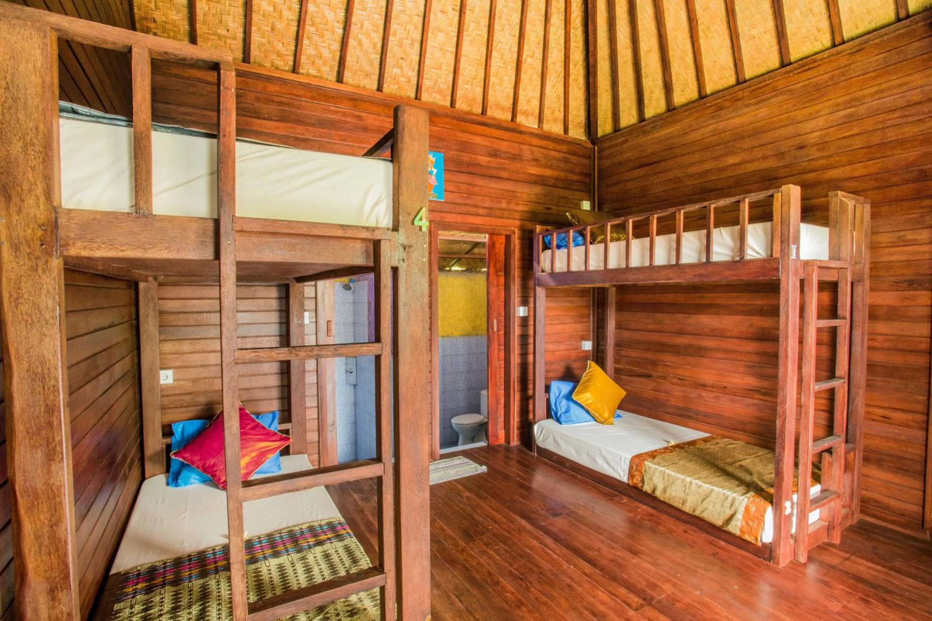 bunk bed, Bed in Uma Hostel Lembongan
