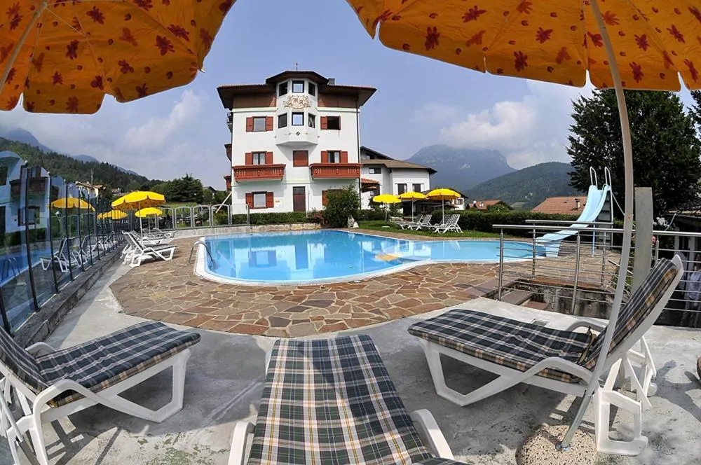 Swimming pool in Hotel Alpenrose Wellness