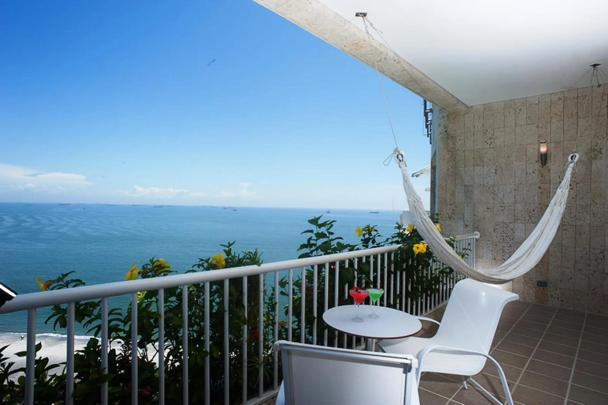 Day in Hotel Irotama del Mar