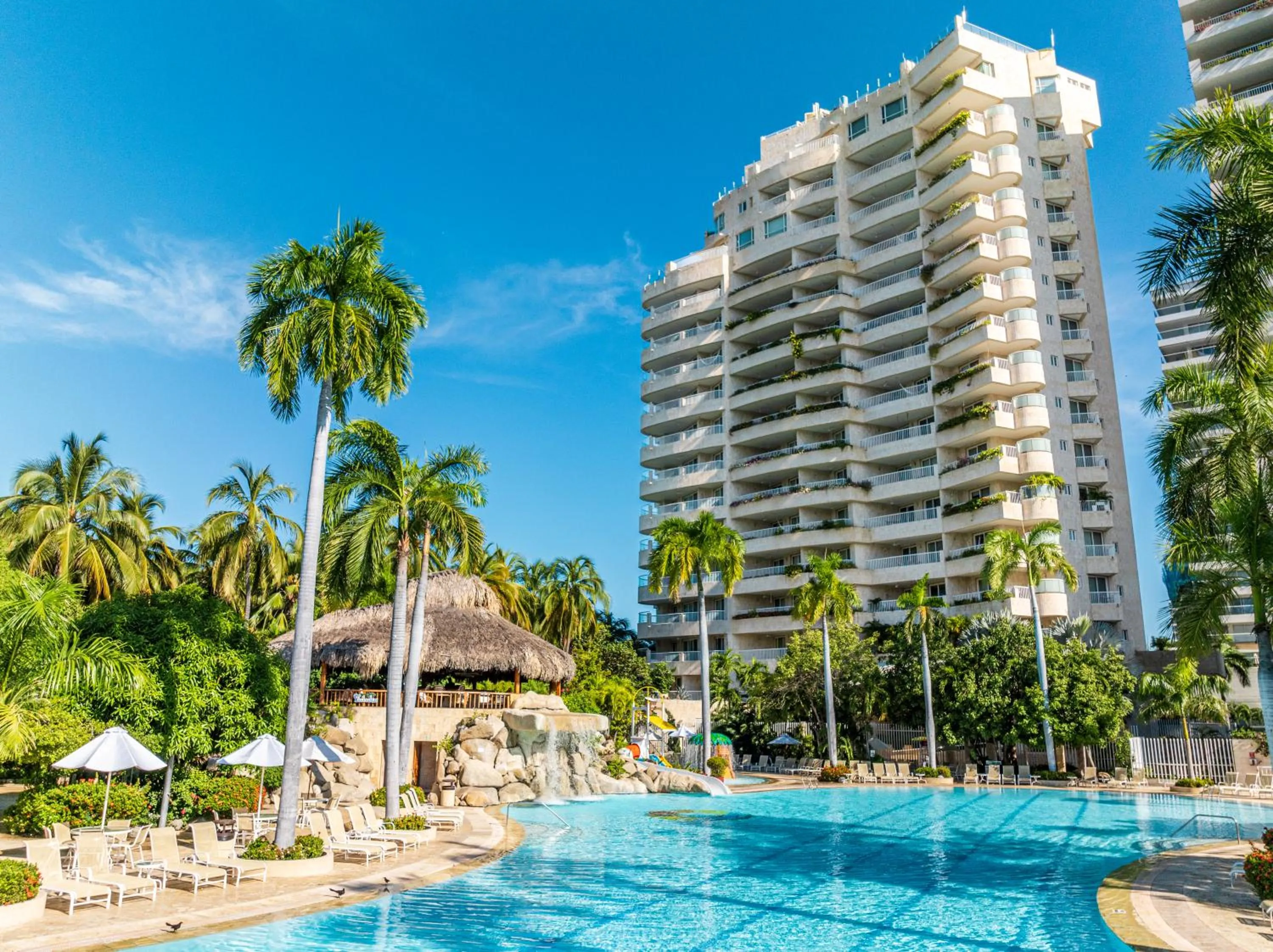 Property building in Hotel Irotama del Mar