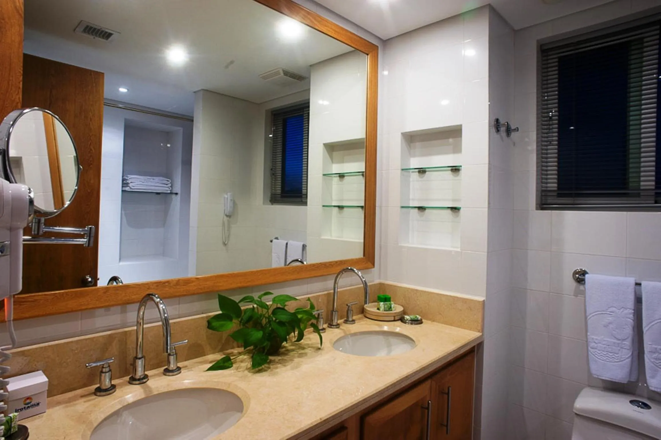 Bathroom in Hotel Irotama del Mar