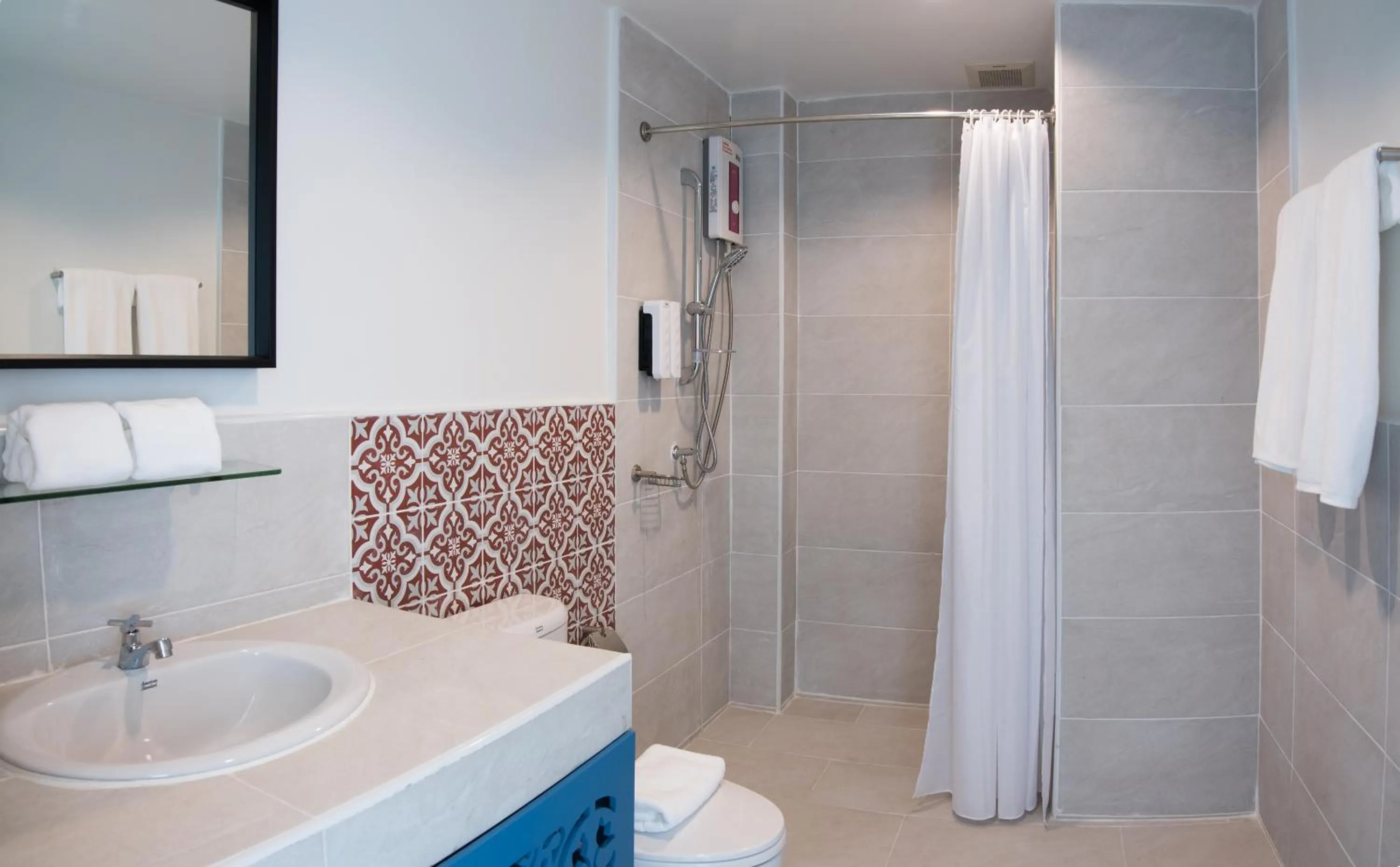 Shower in Maikhao Hotel, Phuket