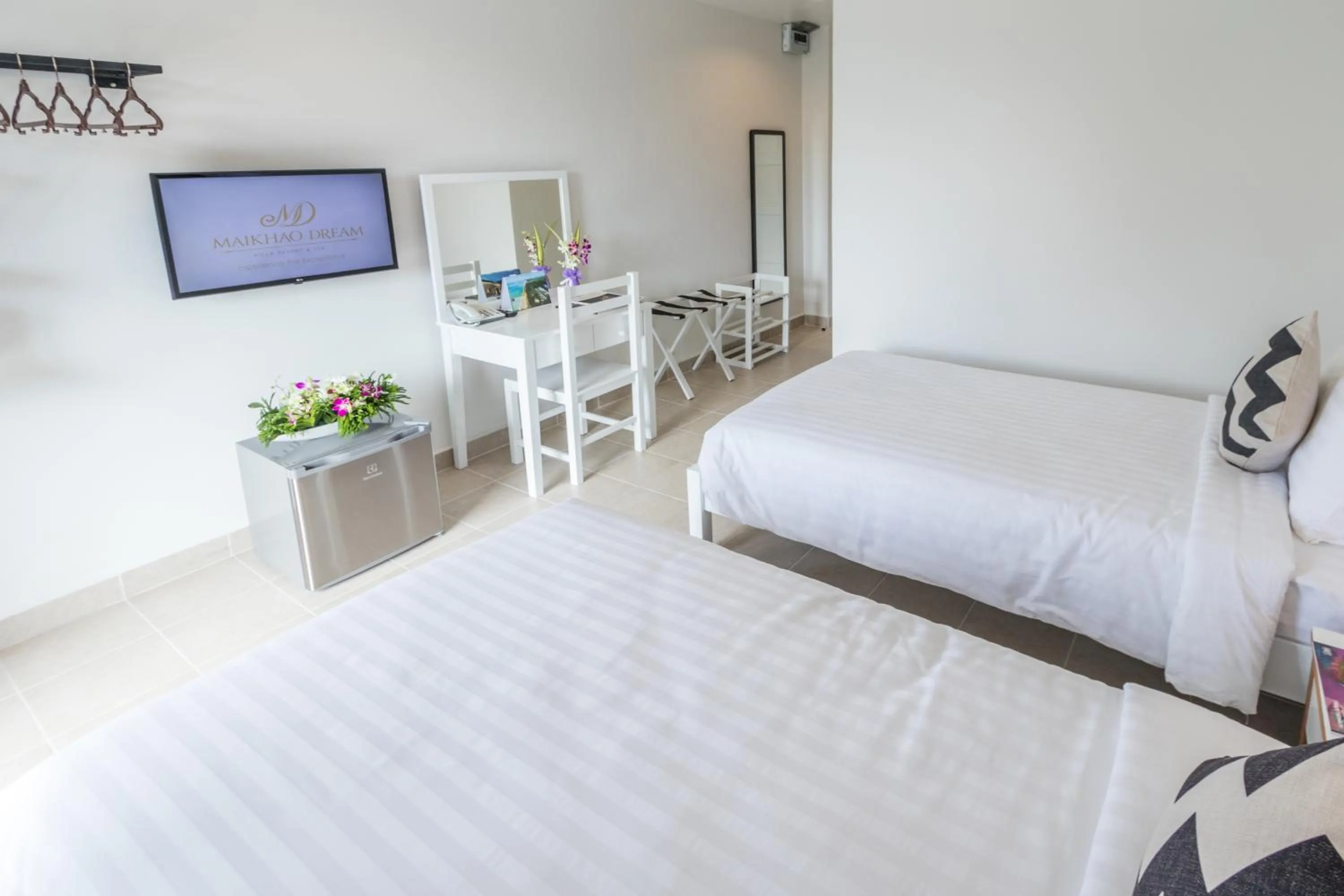 Photo of the whole room, Bed in Maikhao Hotel, Phuket