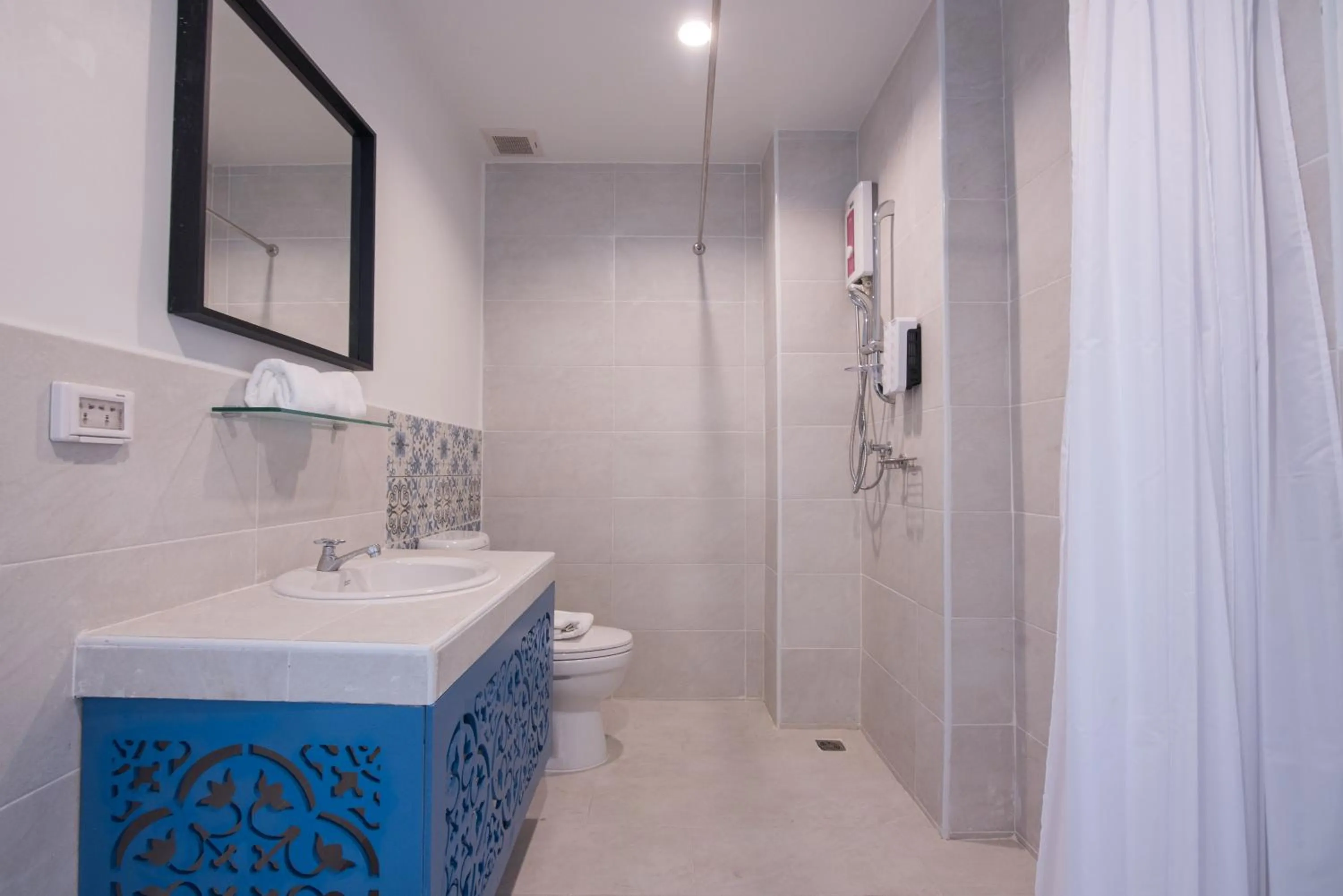 Shower in Maikhao Hotel, Phuket