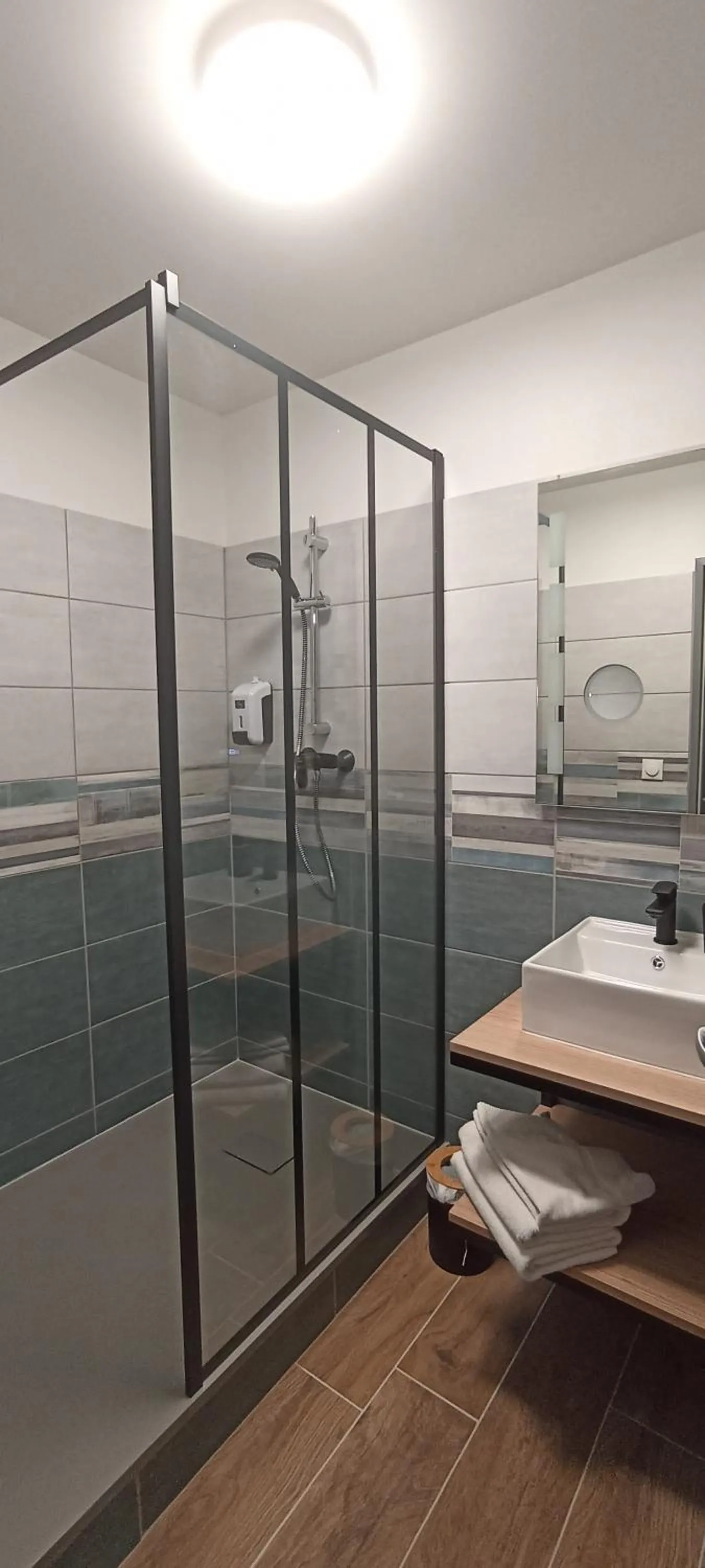 Bathroom in Hôtel Le Clos Badan