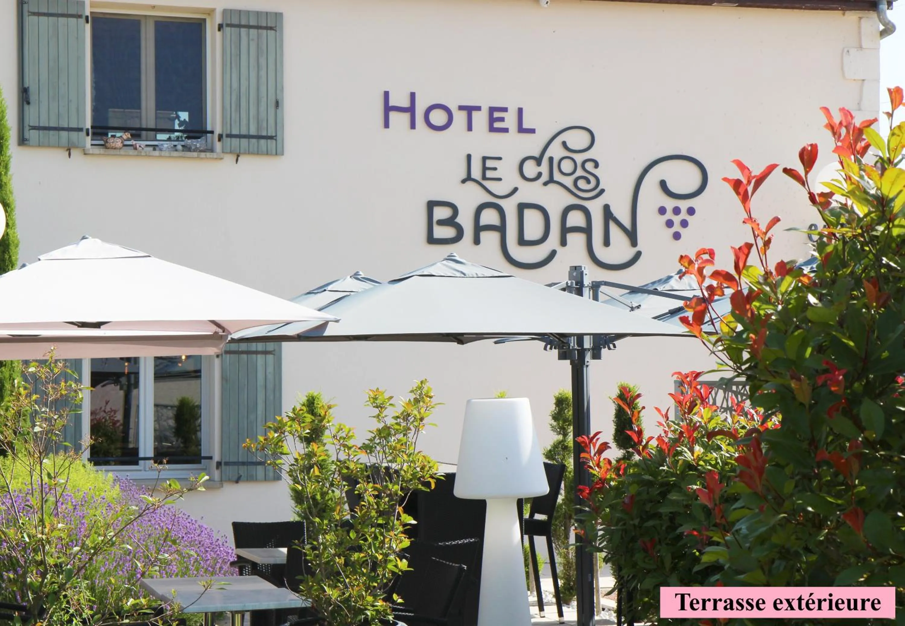 Property logo or sign in Hôtel Le Clos Badan