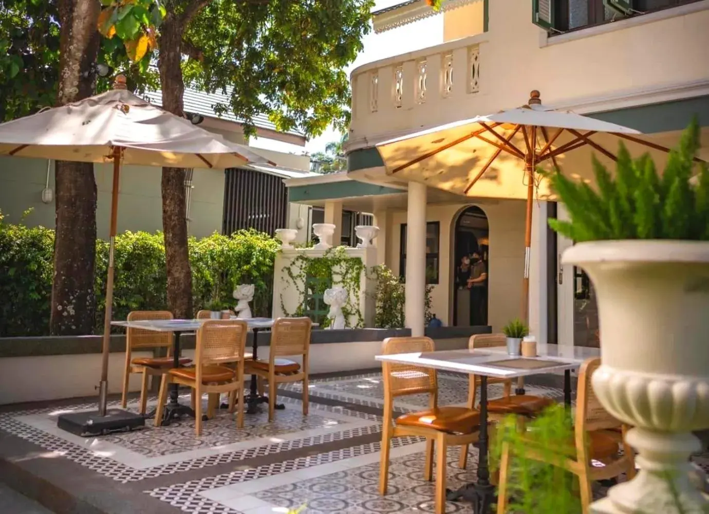 Restaurant/places to eat in Sann Hotel Restaurant/places to eat in Sann Hotel