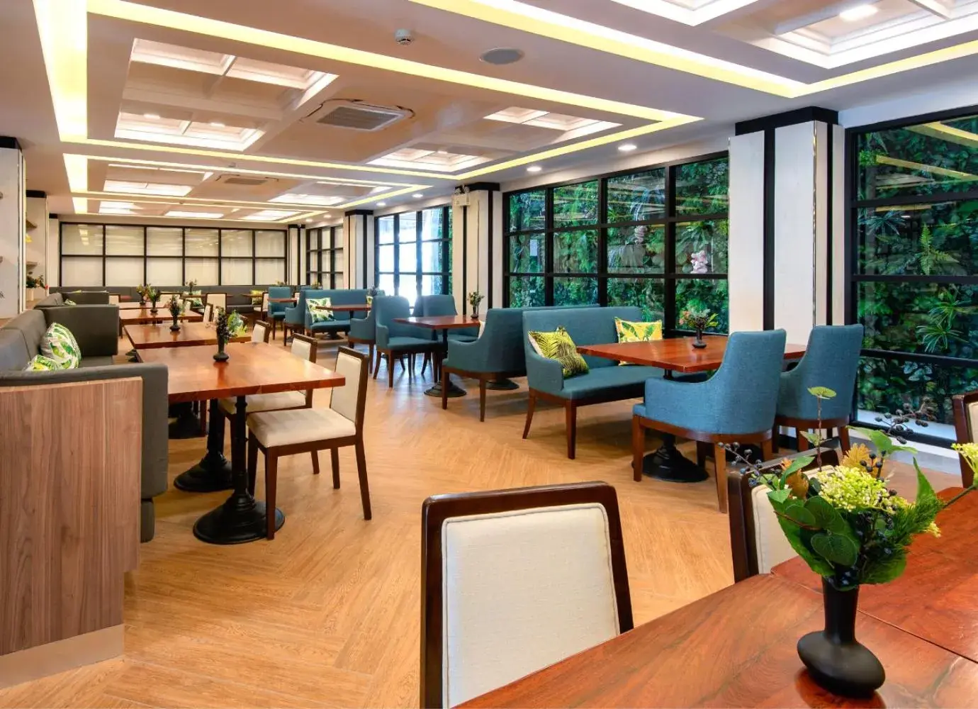Restaurant/places to eat in Sann Hotel Restaurant/places to eat in Sann Hotel