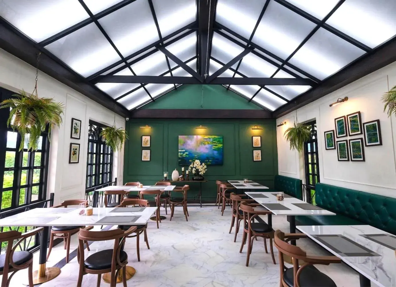 Restaurant/places to eat in Sann Hotel Restaurant/places to eat in Sann Hotel
