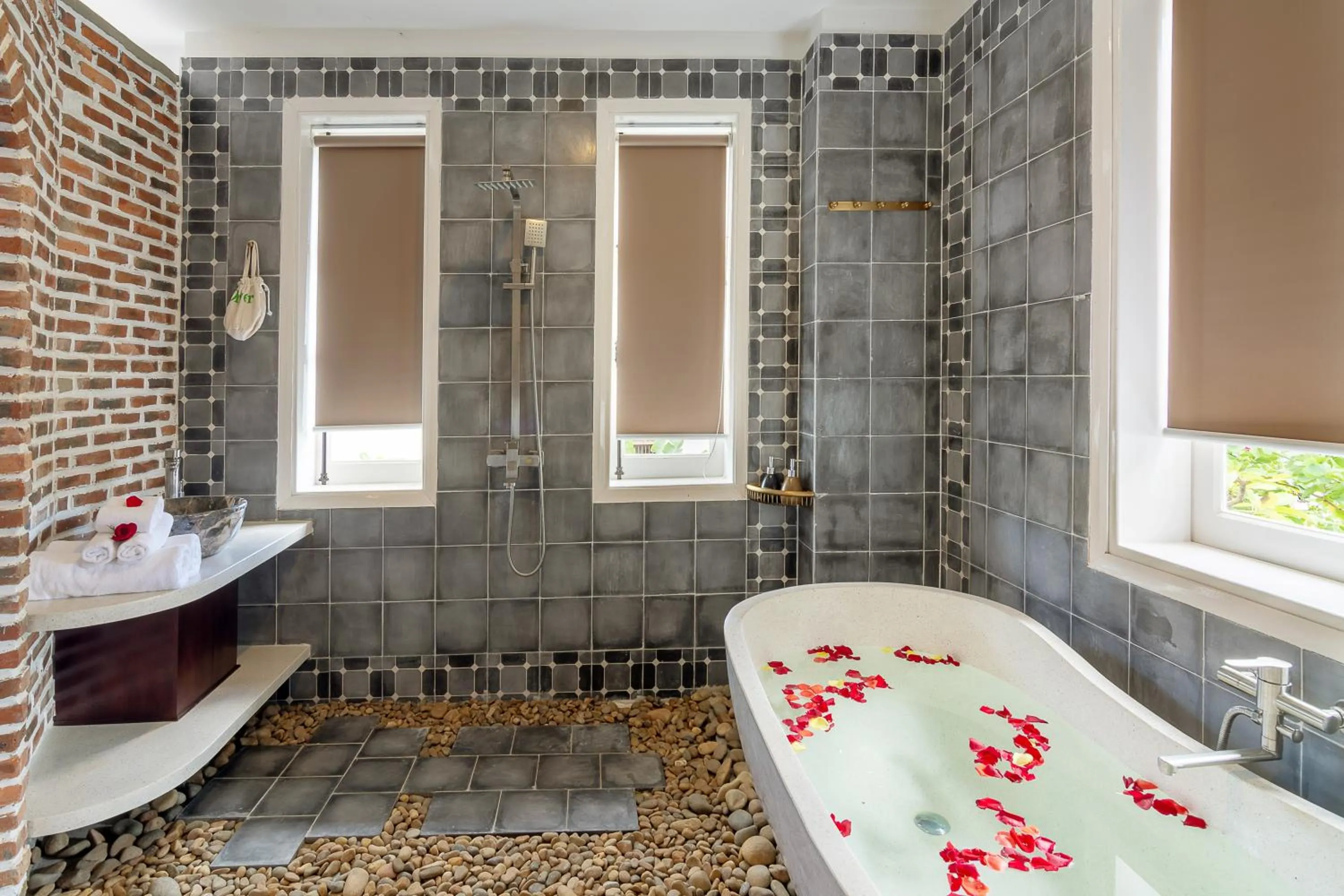 Bathroom in Blooms Boutique Village