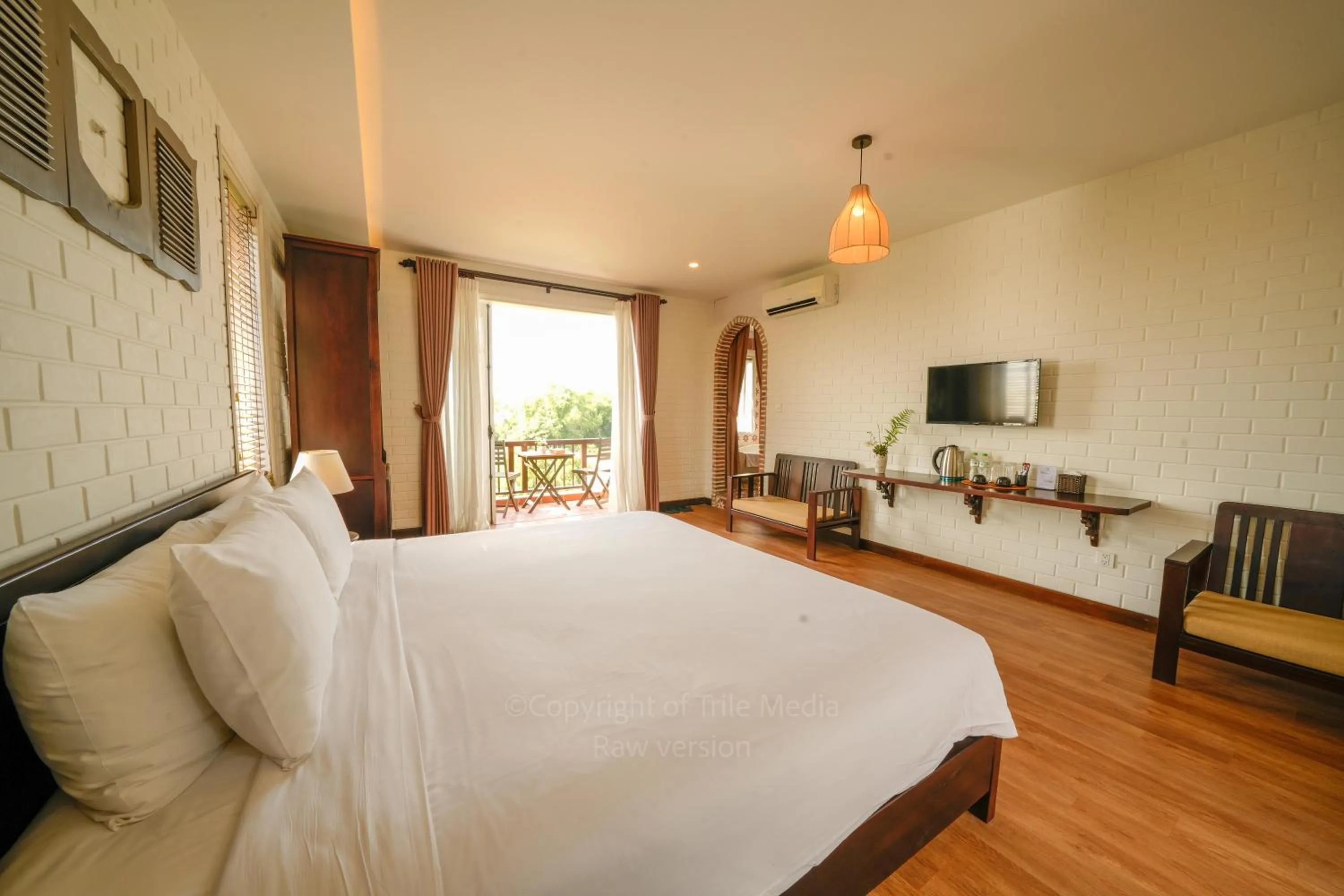 Bedroom, Bed in Blooms Boutique Village