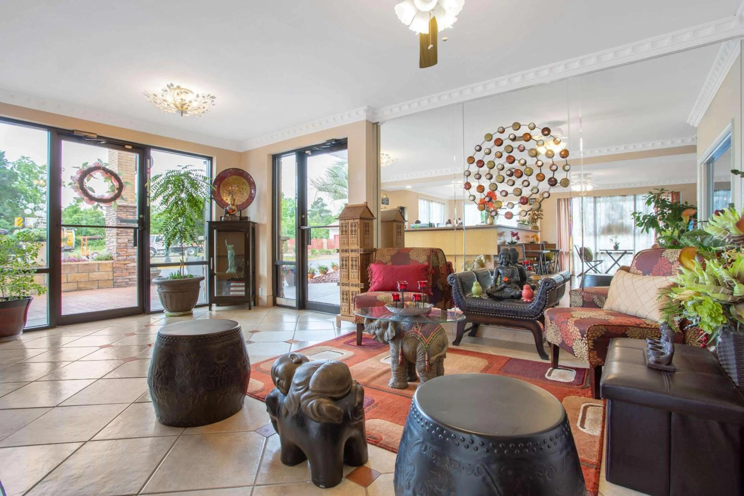 Seating area in Days Inn by Wyndham Lake City