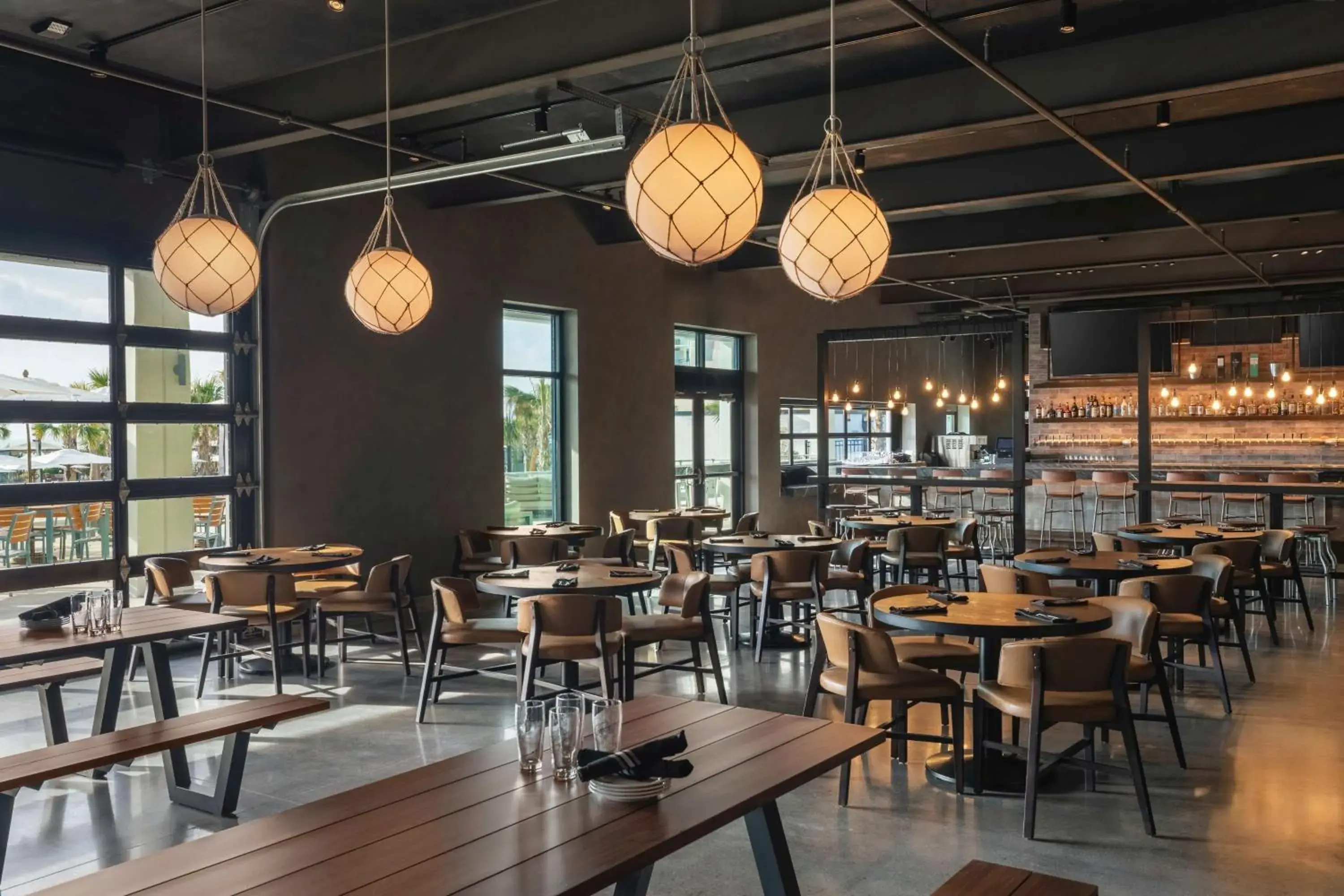 Lounge or bar in Embassy Suites by Hilton Myrtle Beach Oceanfront Resort Lounge or bar in Embassy Suites by Hilton Myrtle Beach Oceanfront Resort