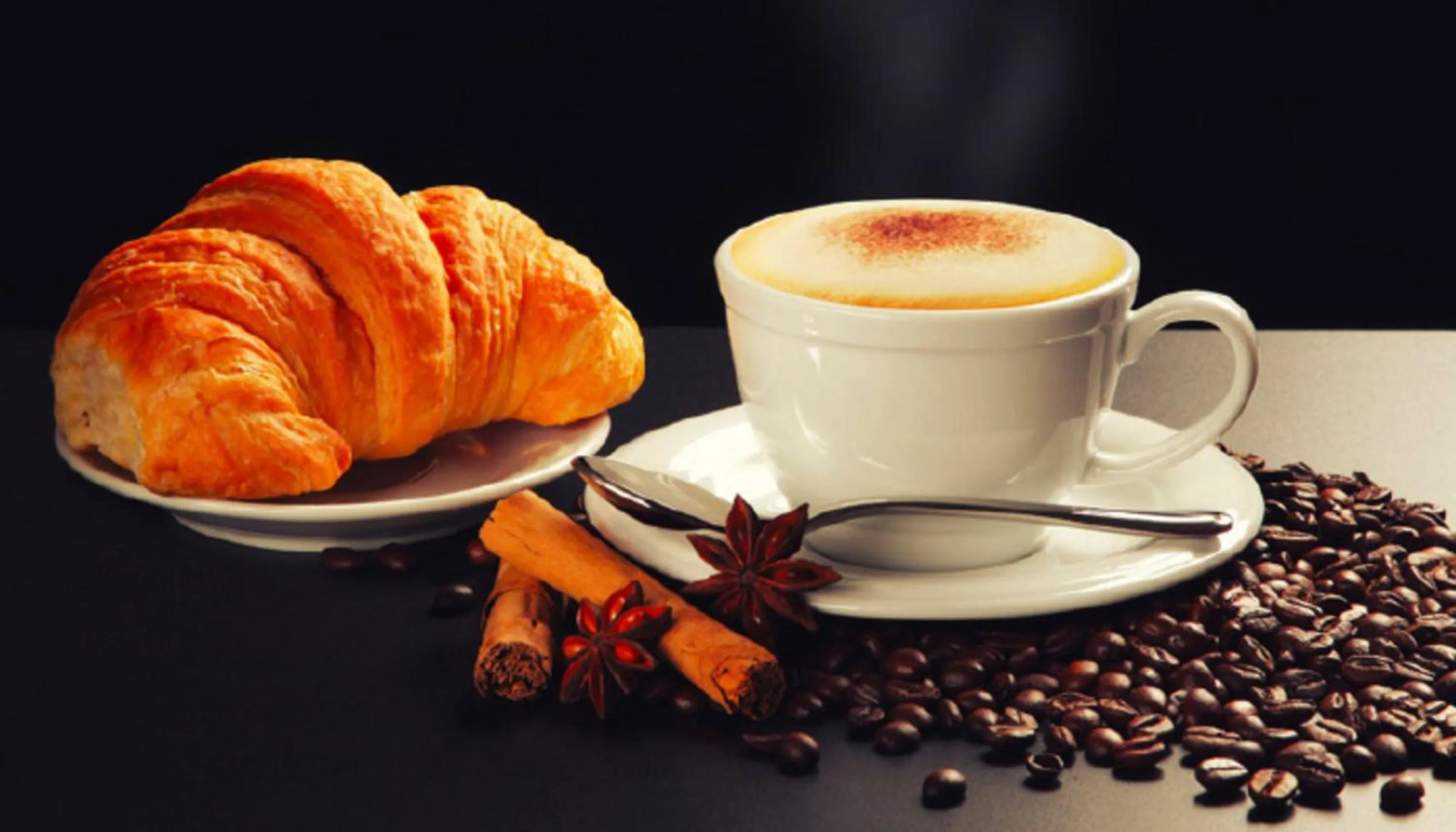 Food and drinks in Ara Pacis Inn