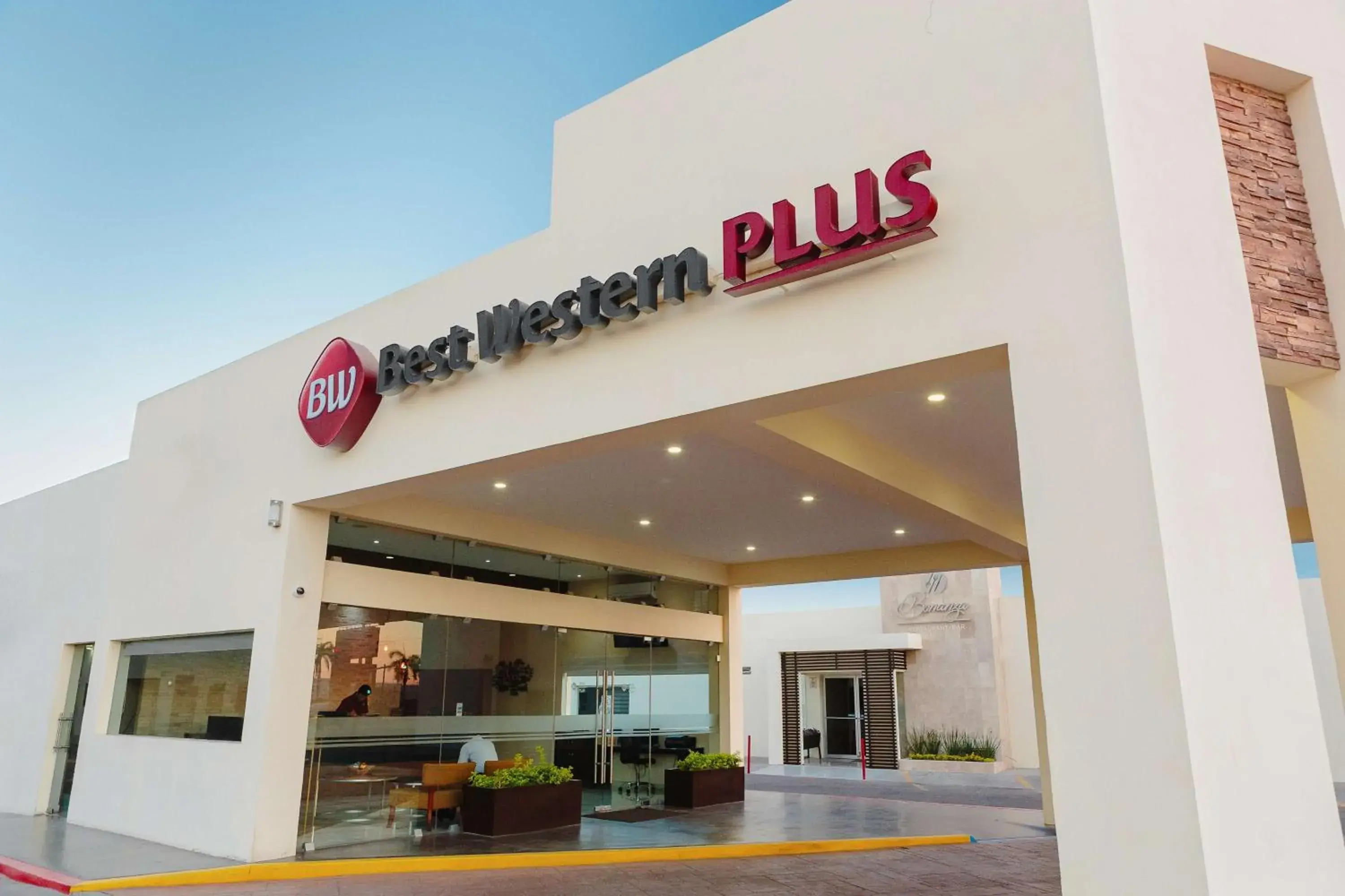 Property building in Best Western Plus San Jorge Property building in Best Western Plus San Jorge
