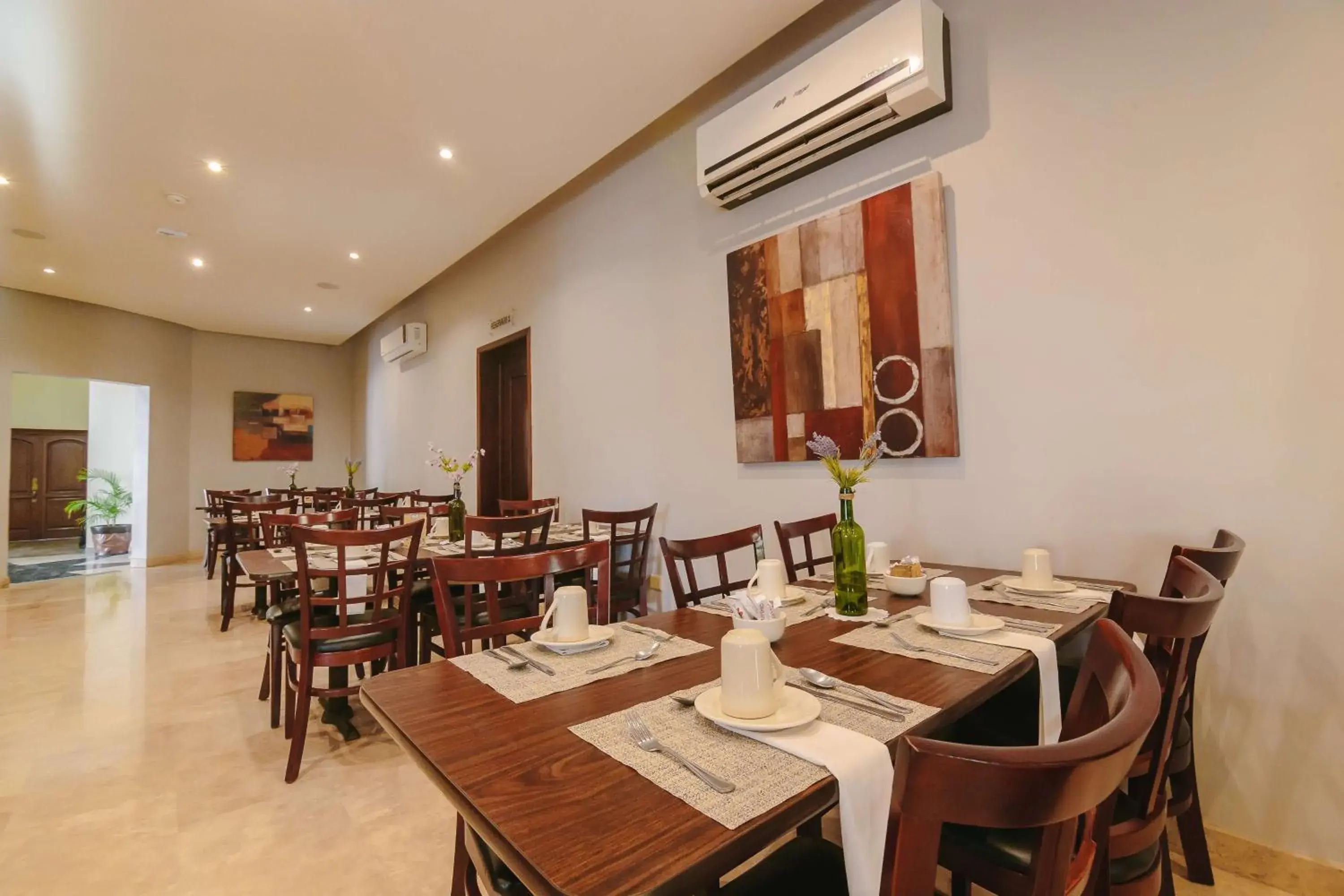 Restaurant/places to eat in Best Western Plus San Jorge Restaurant/places to eat in Best Western Plus San Jorge