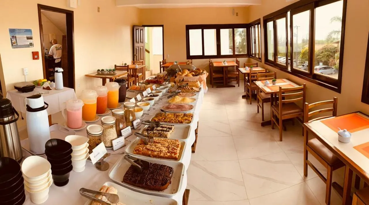 Buffet breakfast in Hotel Pousada Capão
