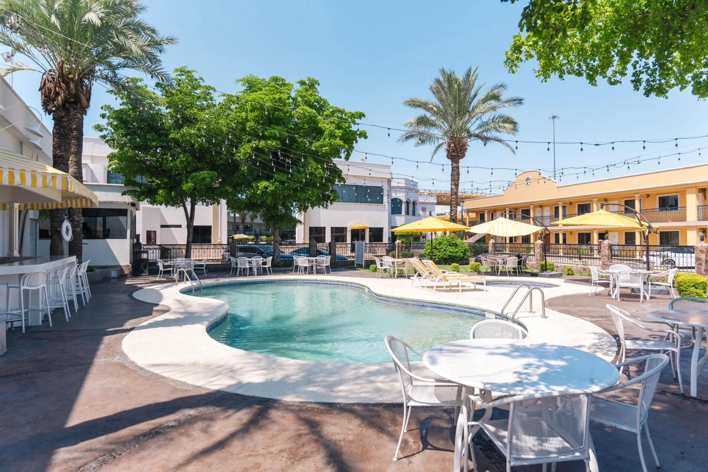 Swimming pool in Hotel San Sebastian