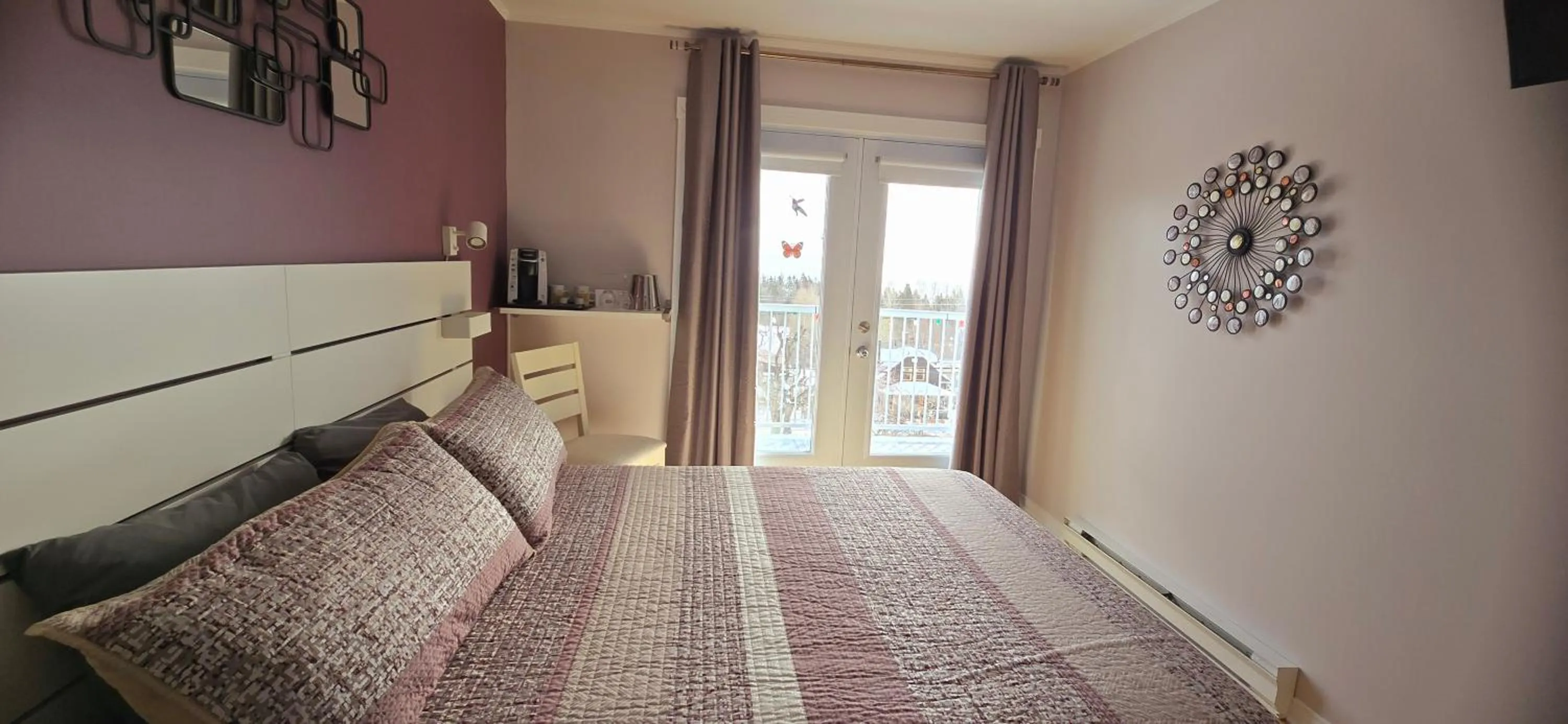 Bedroom, Bed in Auberge Fleurs de Lune
