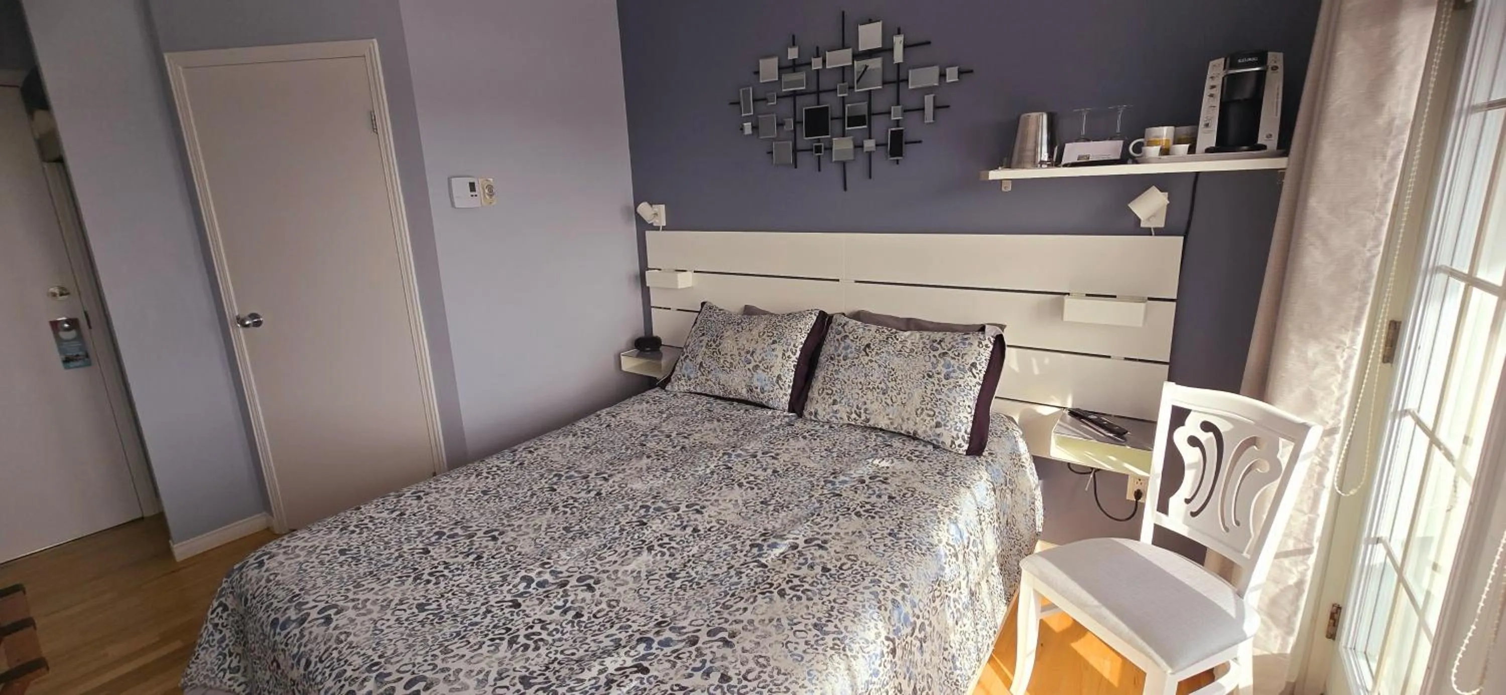 Bedroom, Bed in Auberge Fleurs de Lune