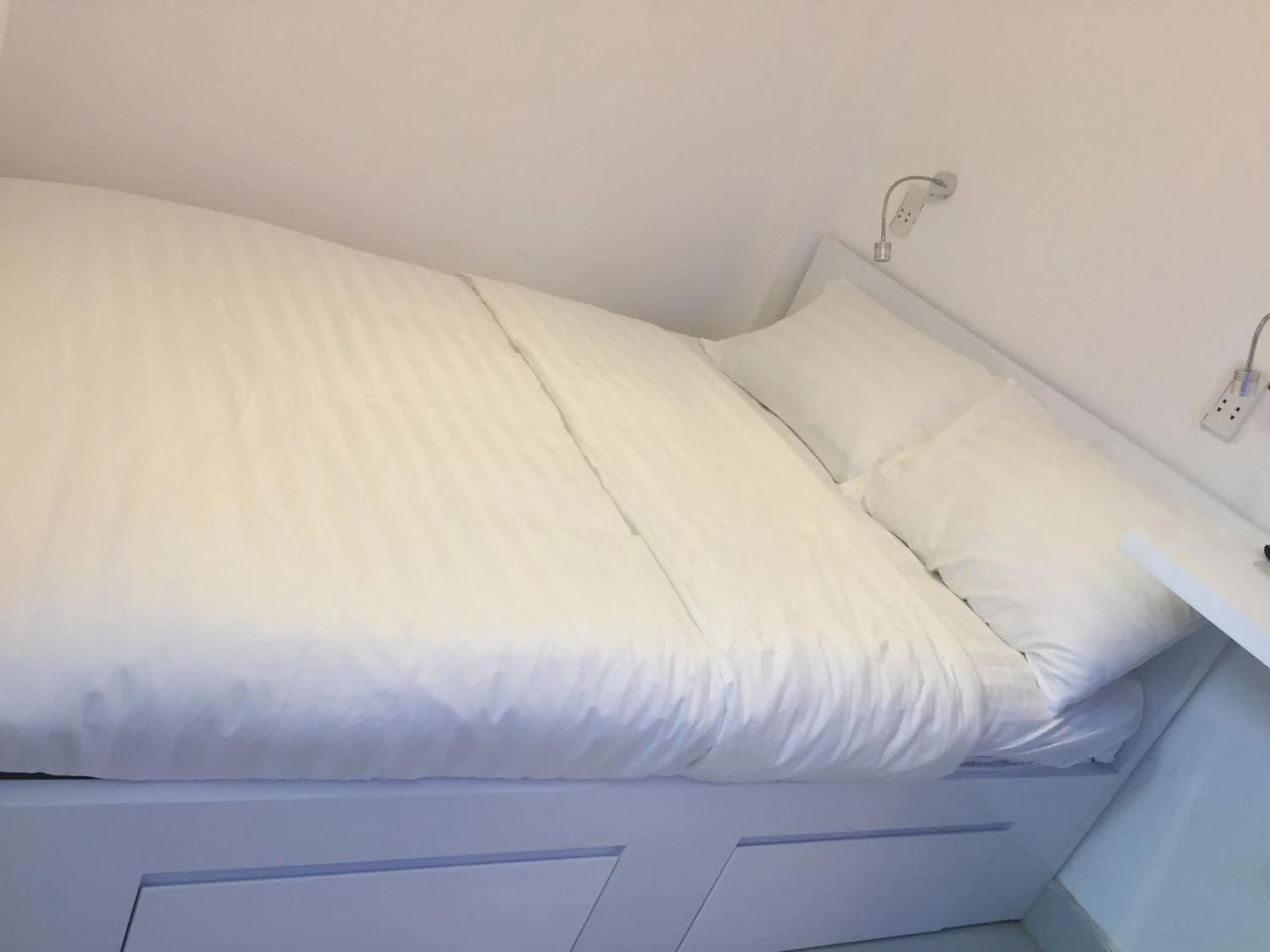 Bed in An Nam Corner - Sky