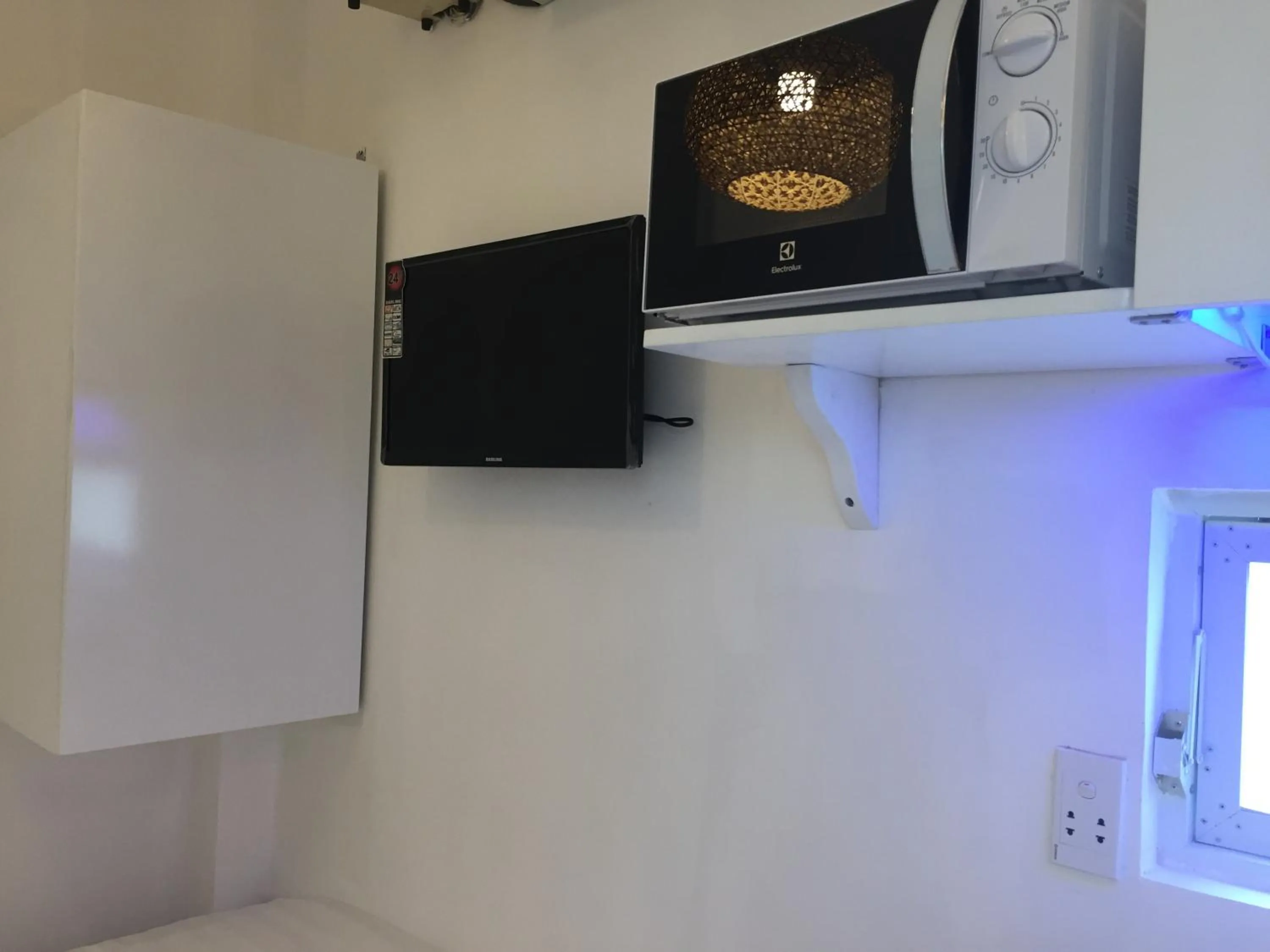 TV and multimedia in An Nam Corner - Sky