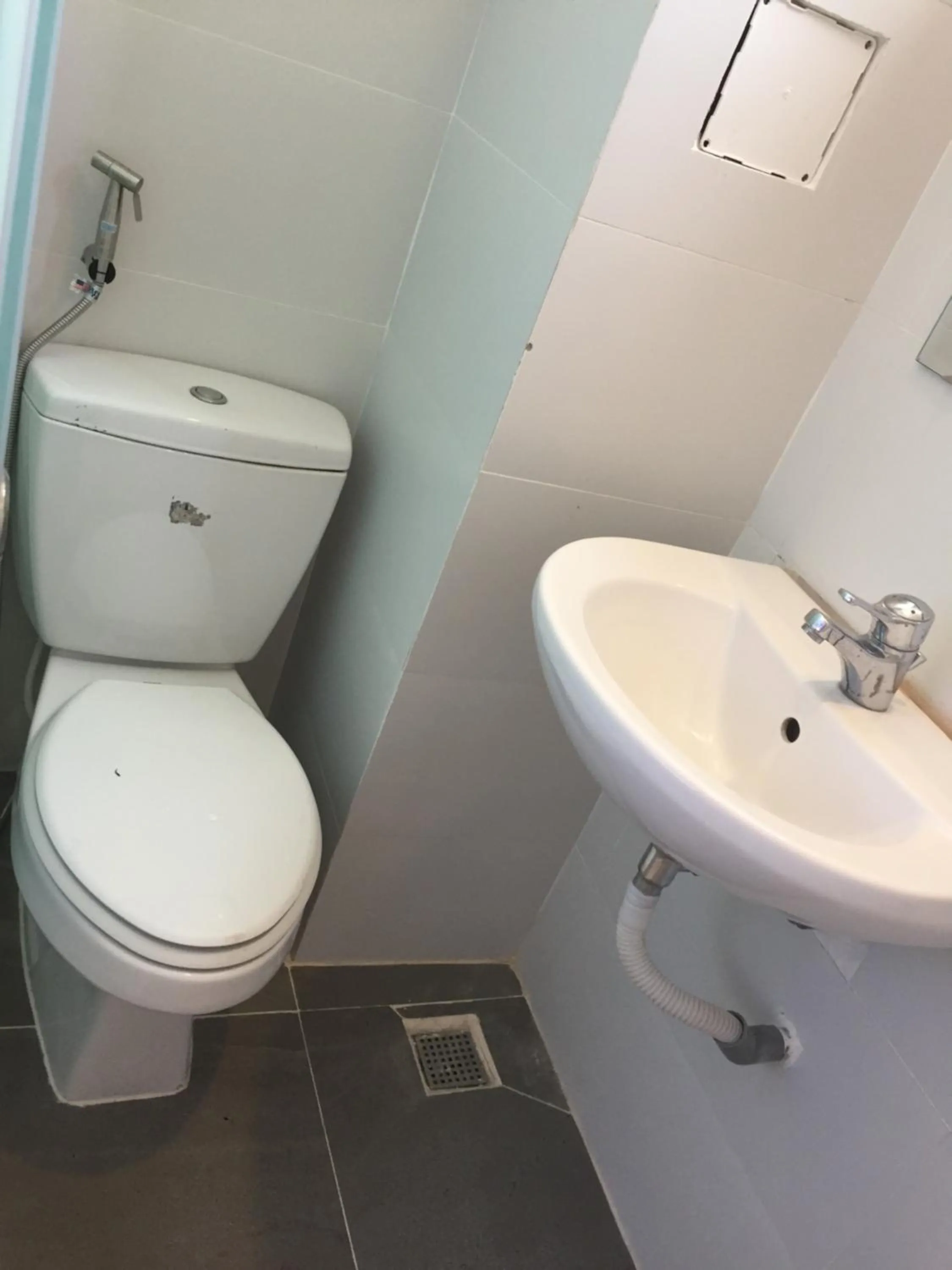 Bathroom in An Nam Corner - Sky