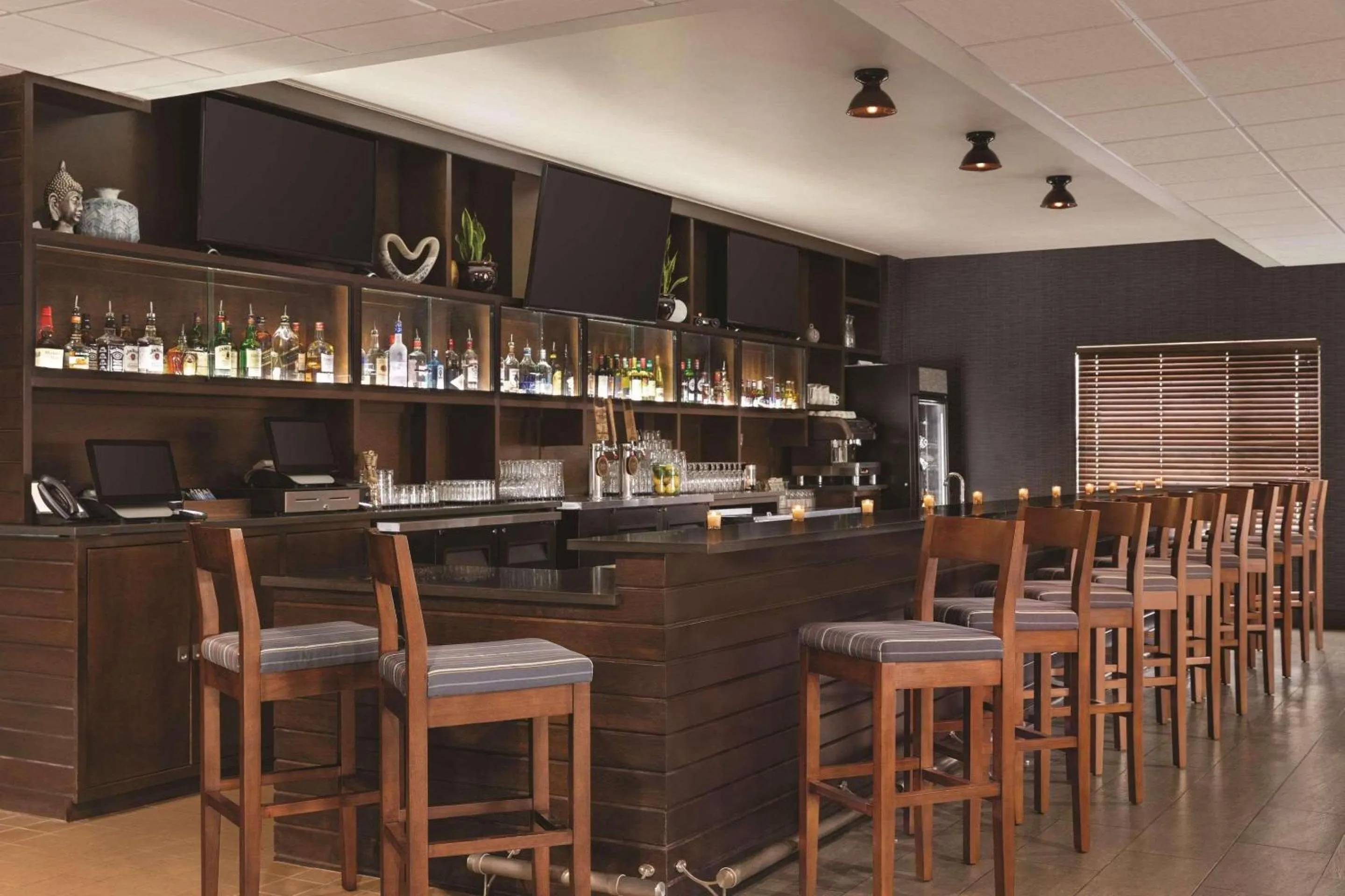 Lounge or bar in Radisson Hotel Oklahoma City Airport