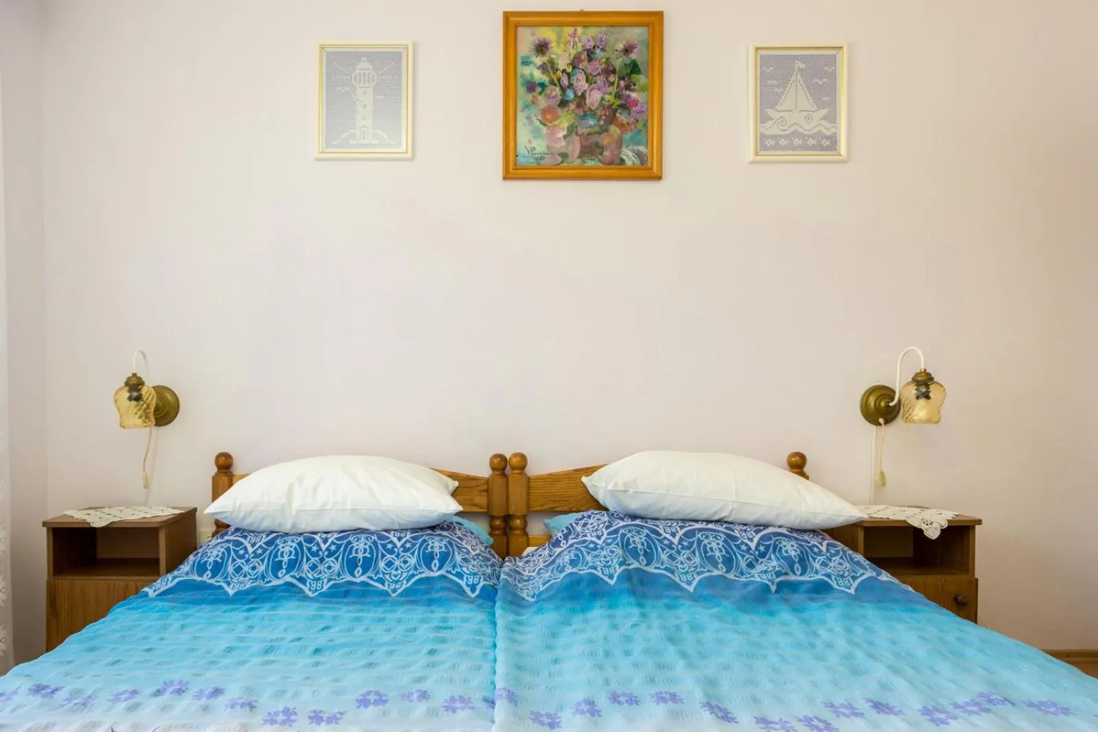 Bed in Apartments Filosevic by El-Pi Tours