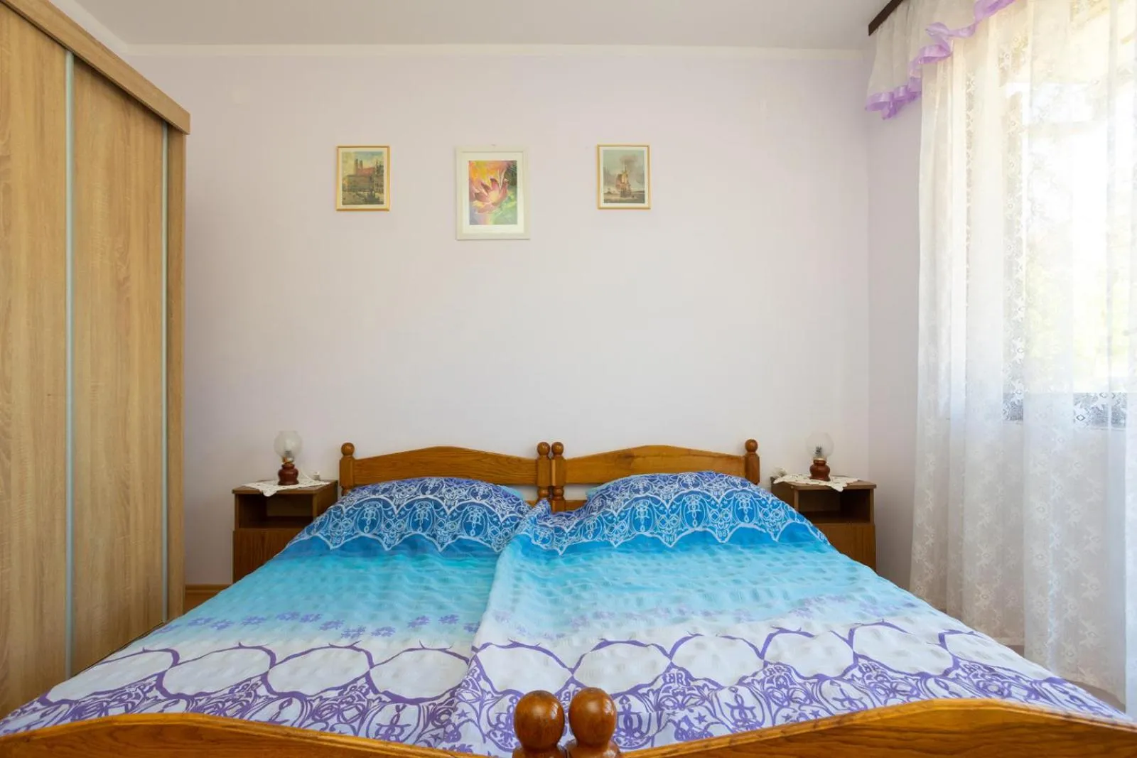 Bed in Apartments Filosevic by El-Pi Tours
