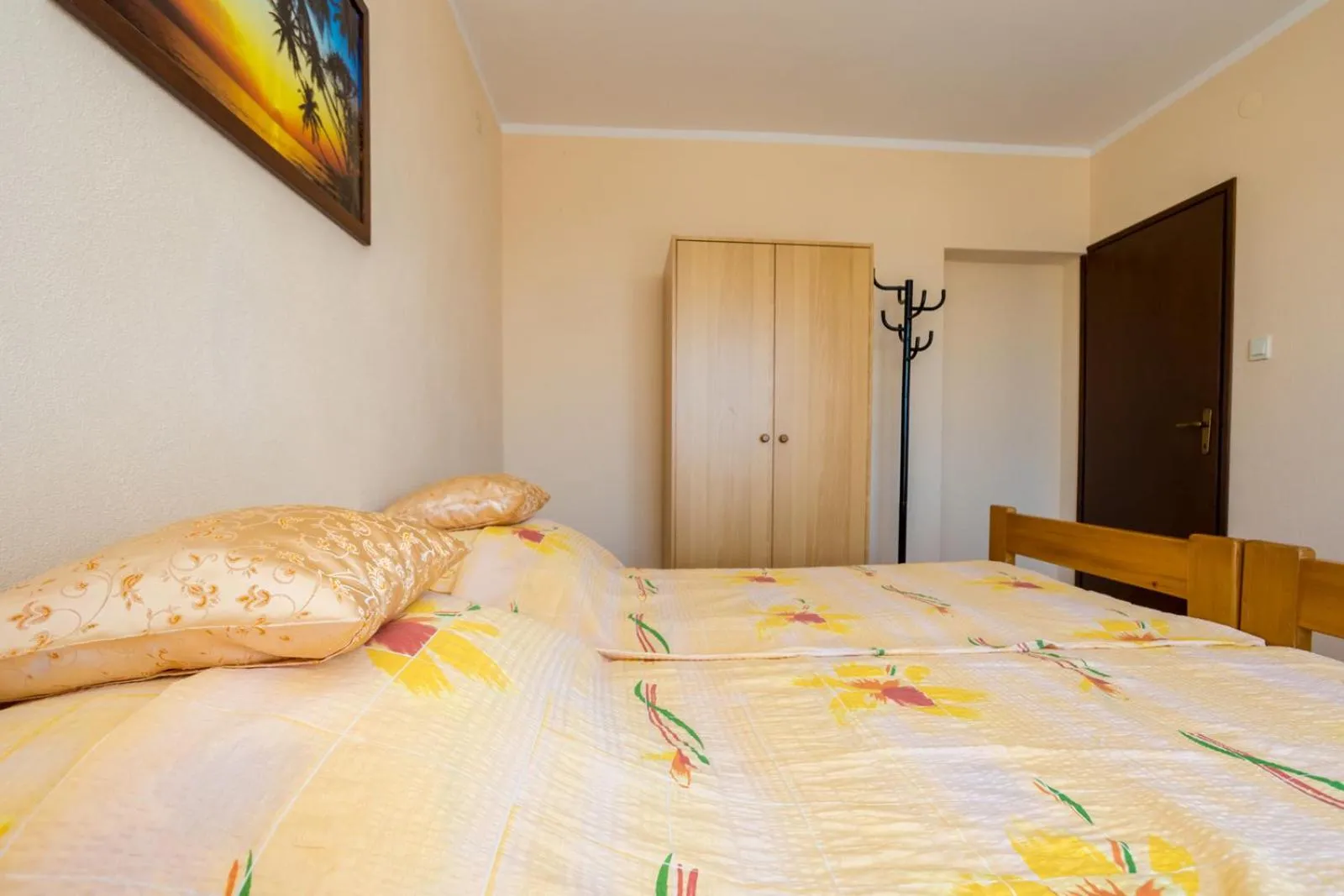 Bed in Apartments Filosevic by El-Pi Tours