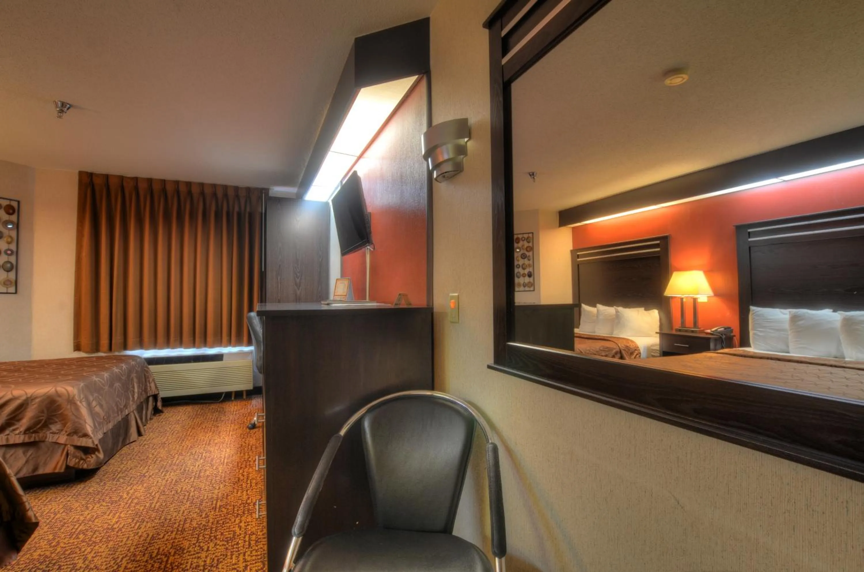 Bed in Smoky Mountain Inn & Suites