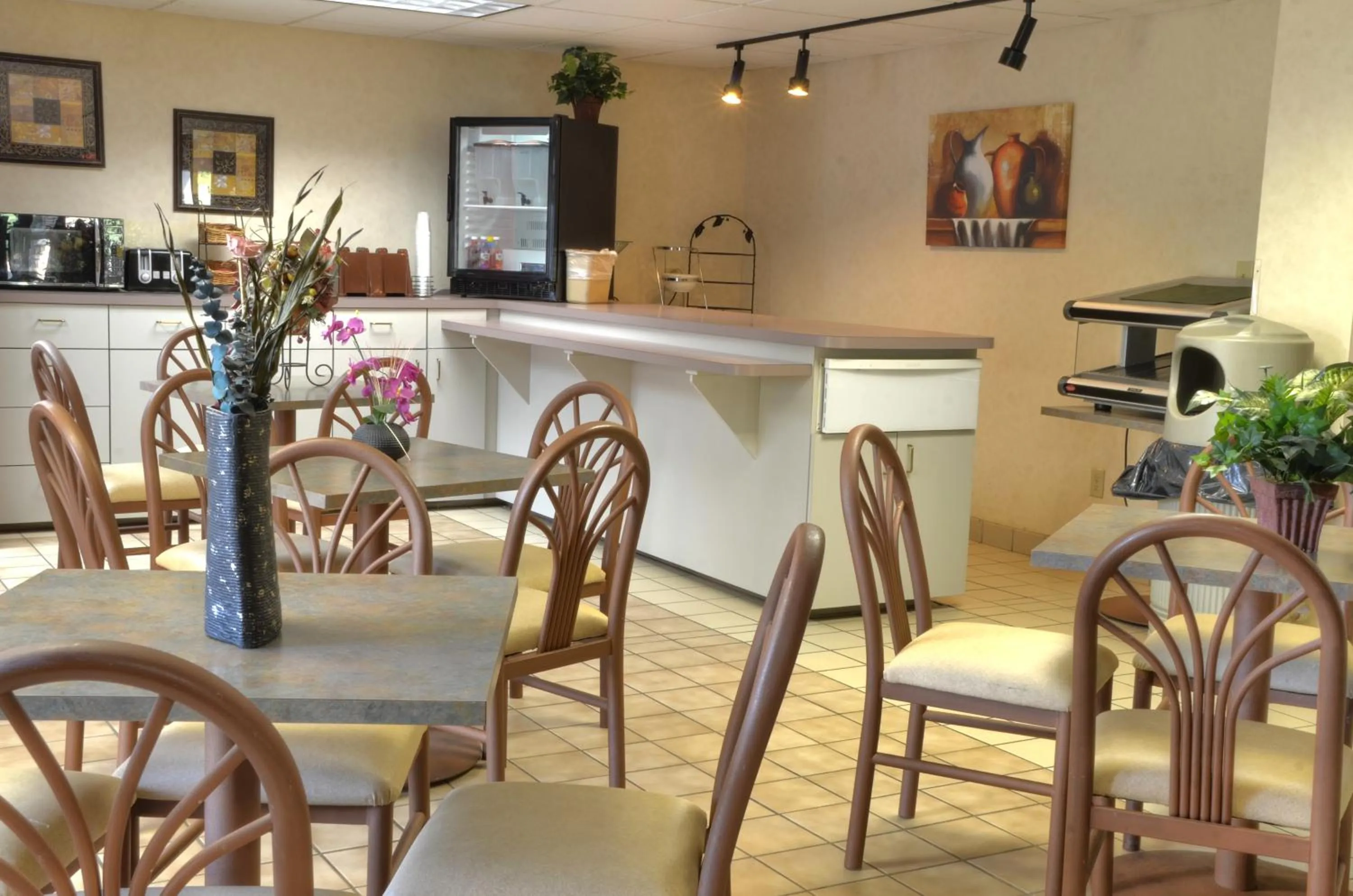 Restaurant/places to eat in Smoky Mountain Inn & Suites