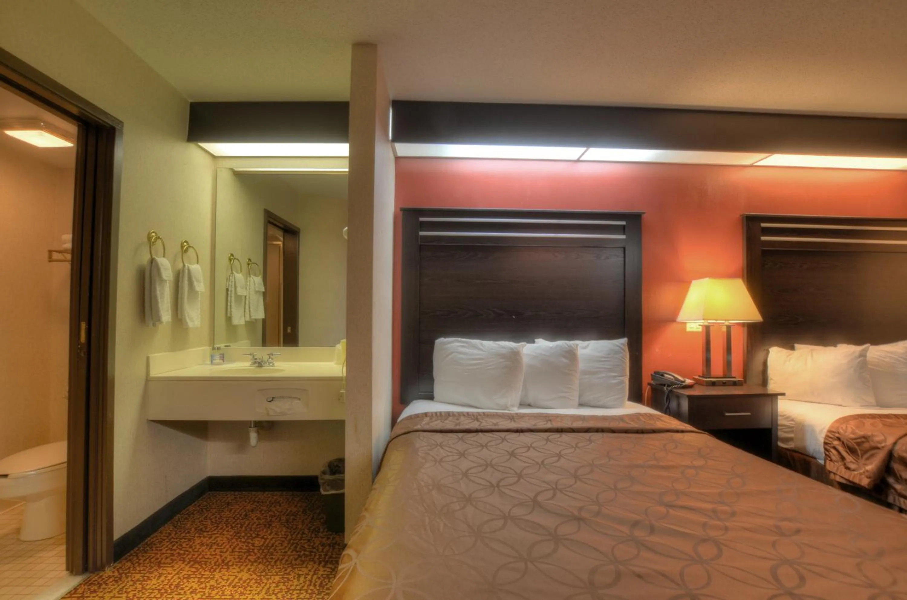 Bed in Smoky Mountain Inn & Suites