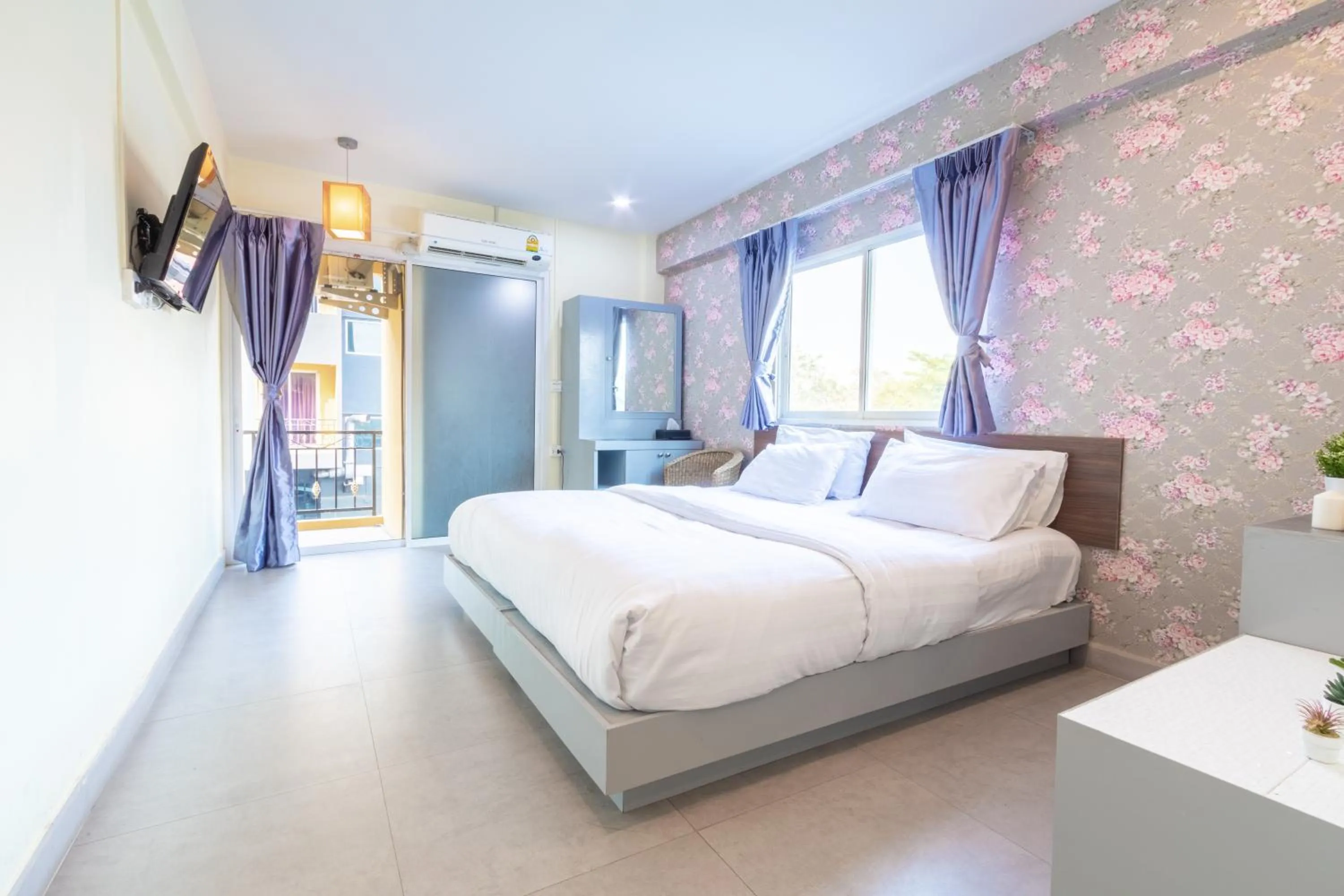 Photo of the whole room, Bed in Sweetloft Hotel Don Muang