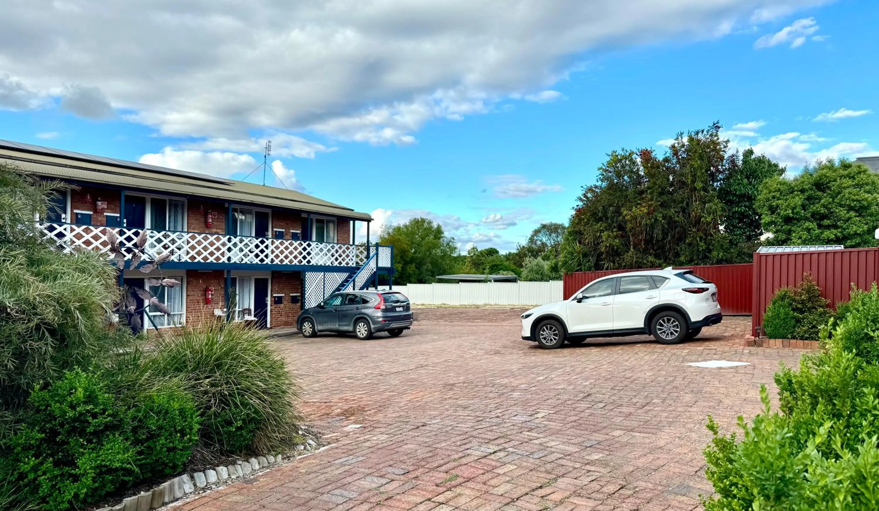 Property building in Diamond House Motor Inn