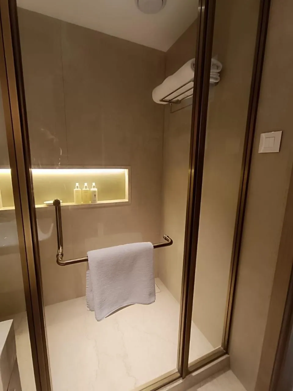 Bathroom, Bed in Sun-n-Sand Shirdi