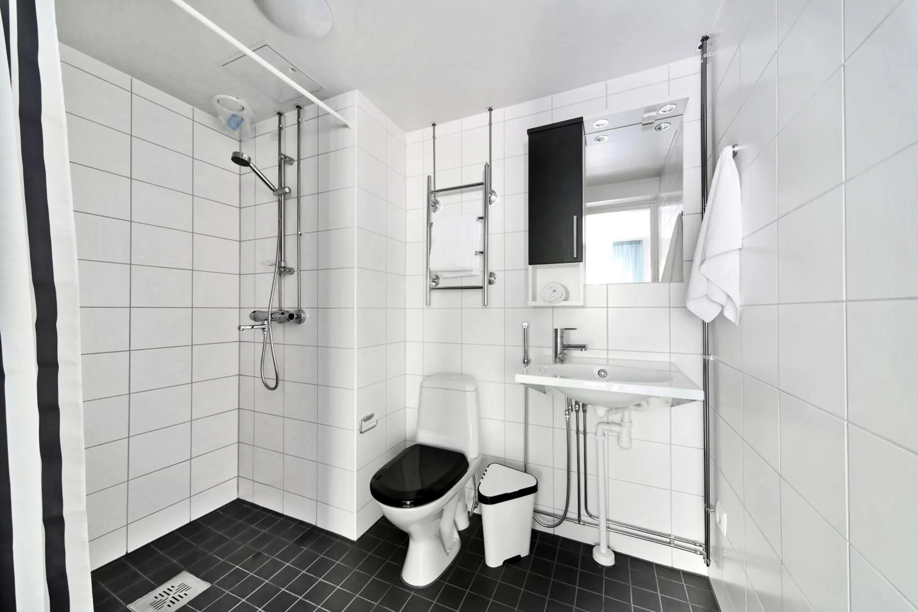Bathroom in Forenom Serviced Apartments Helsinki Lapinlahdenkatu