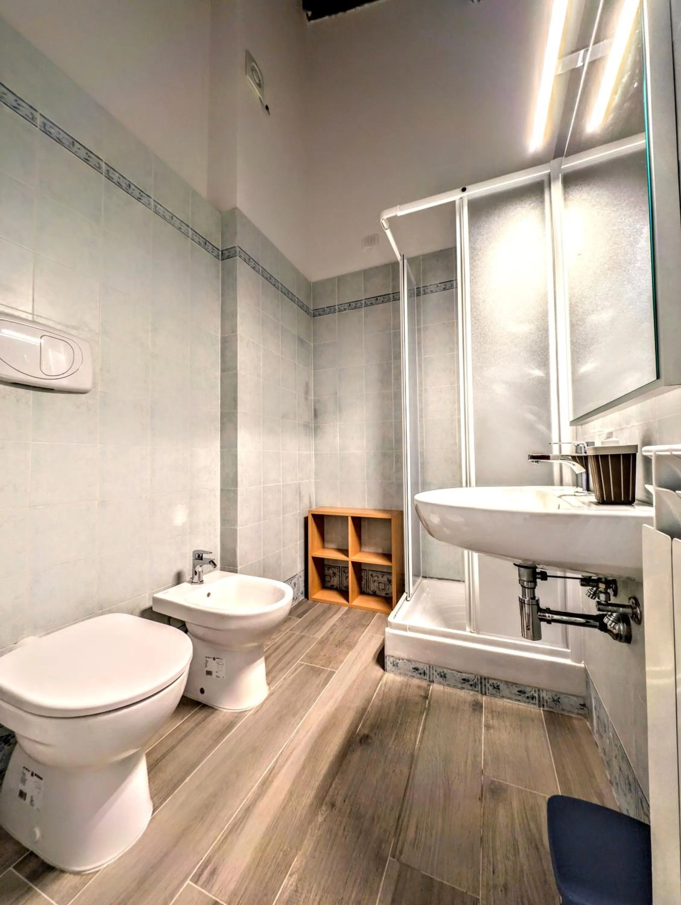 Shower in La Poggerina