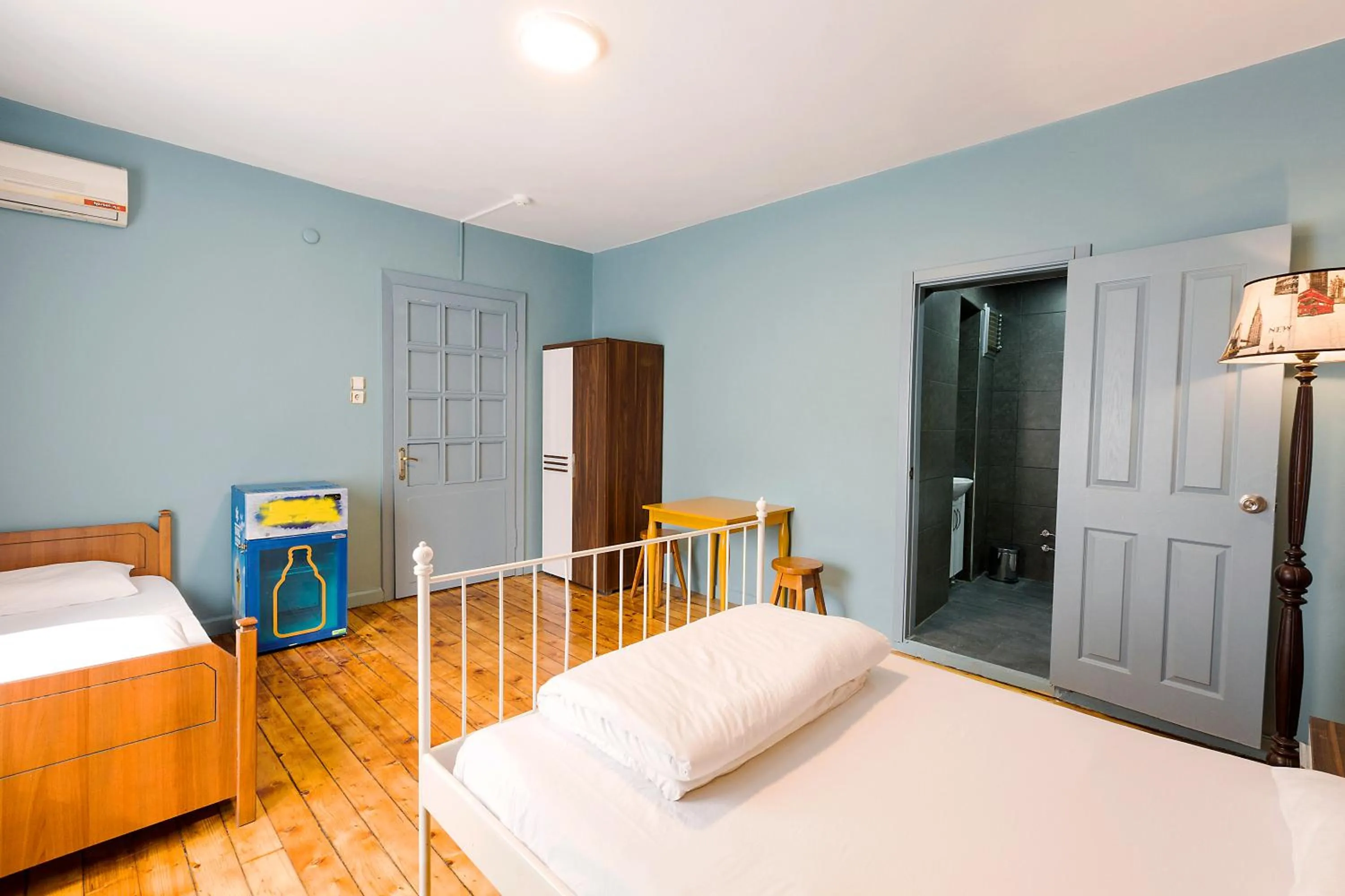 Superior Double Room with City View in Cheers Midtown Hostel