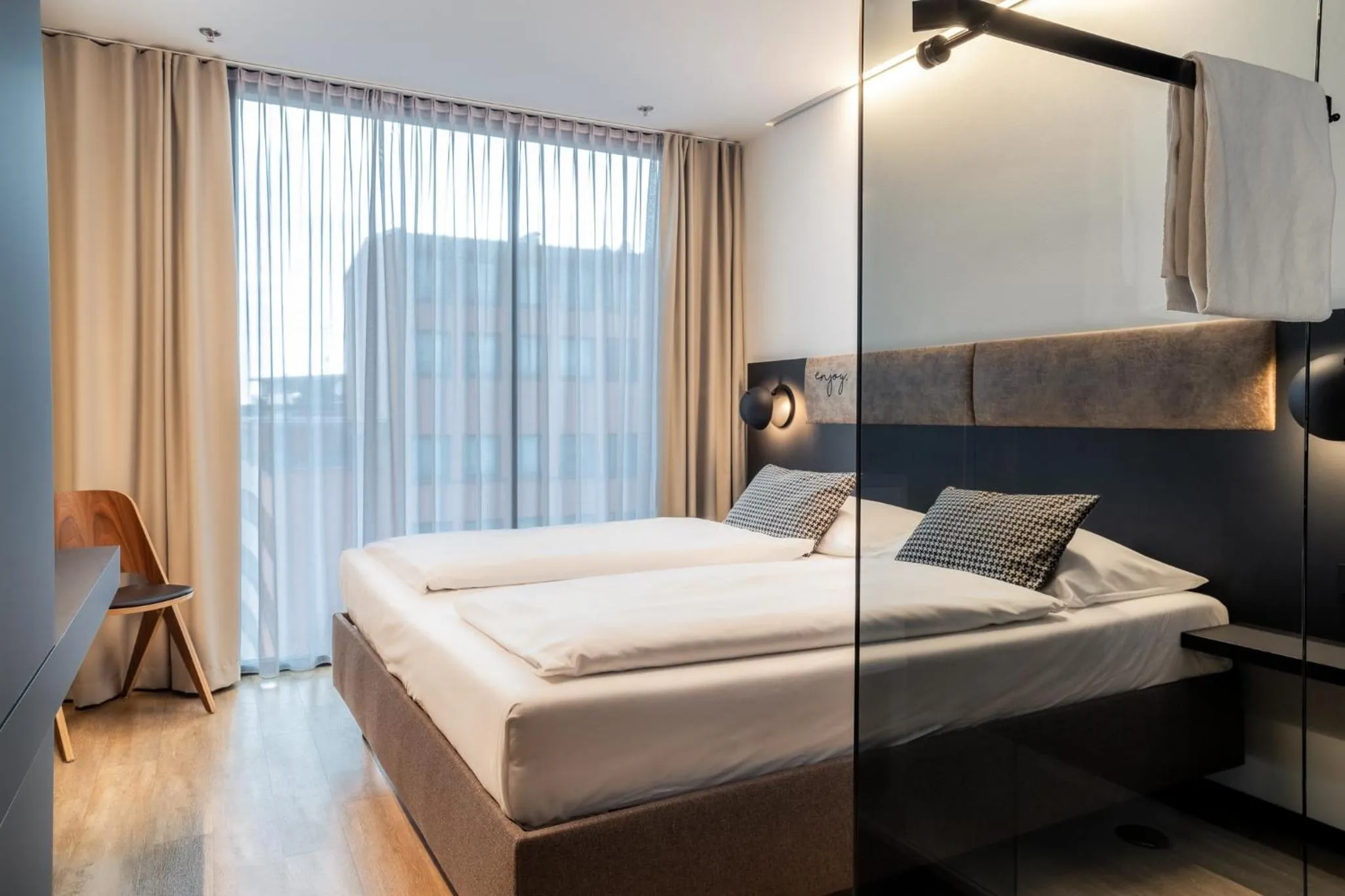 Photo of the whole room, Bed in arte Hotel Salzburg