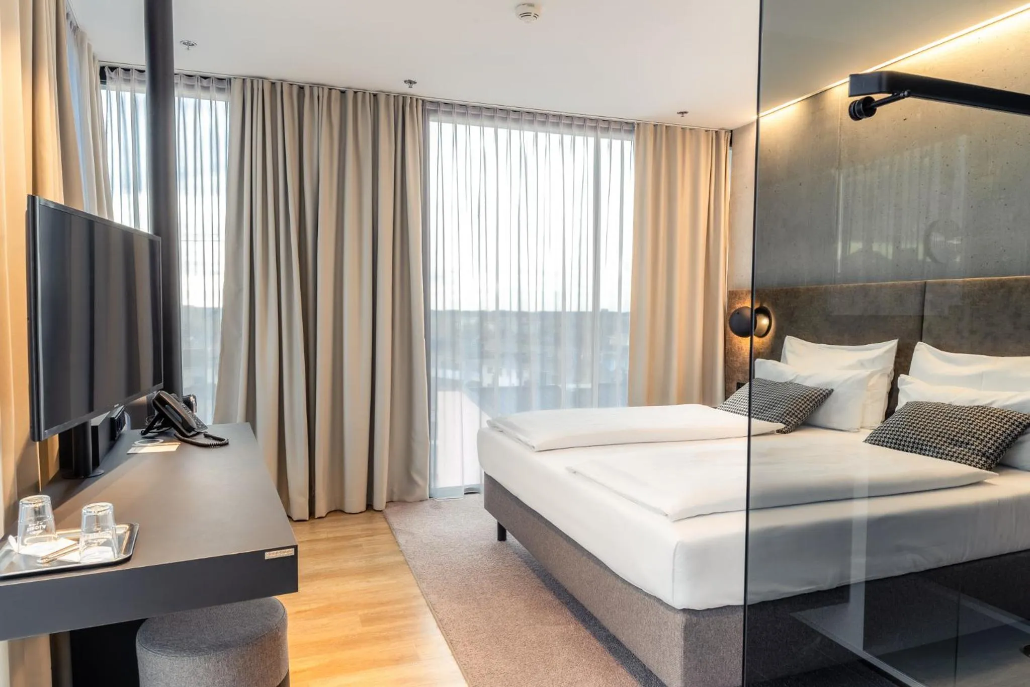 Photo of the whole room, Bed in arte Hotel Salzburg