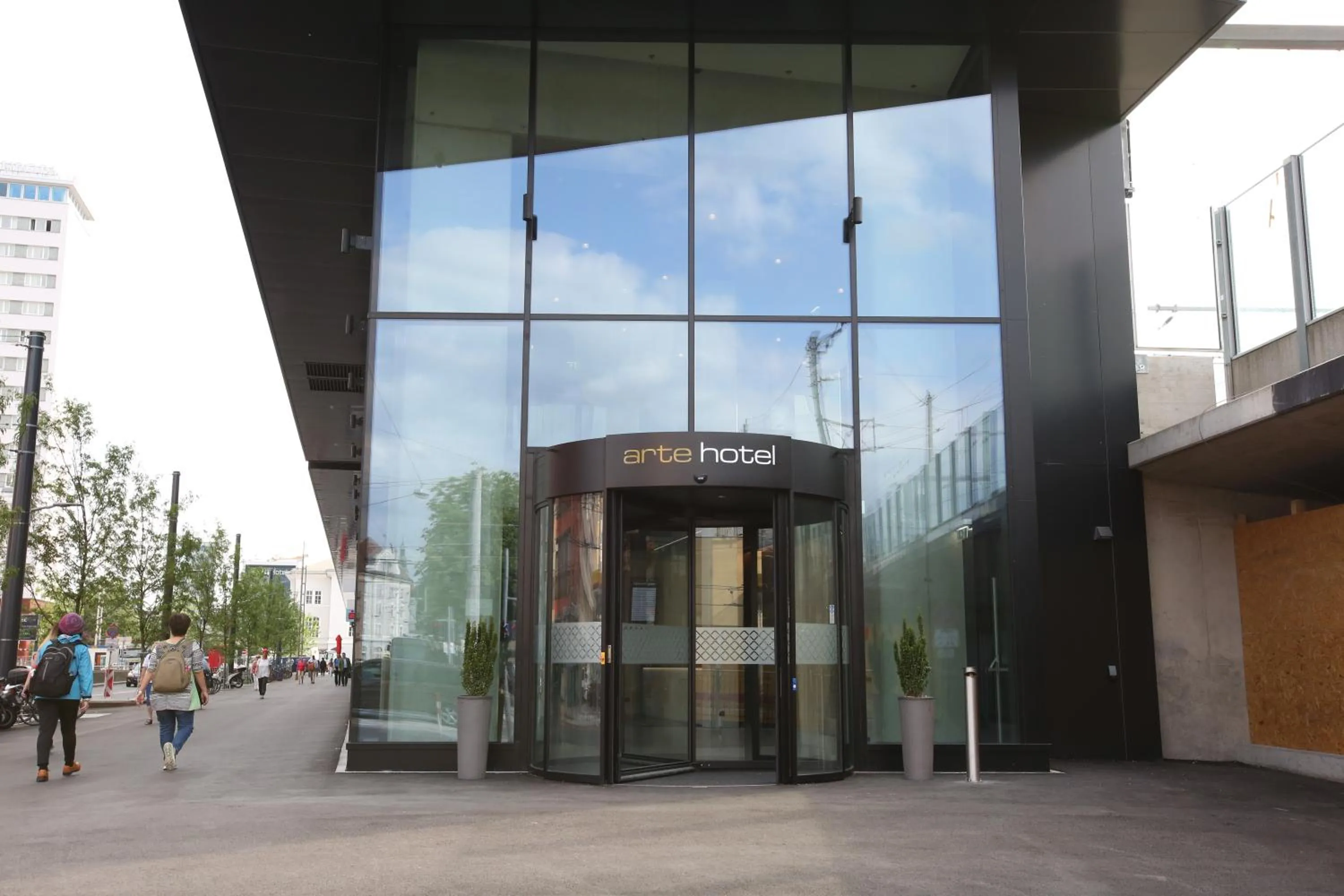 Facade/entrance in arte Hotel Salzburg
