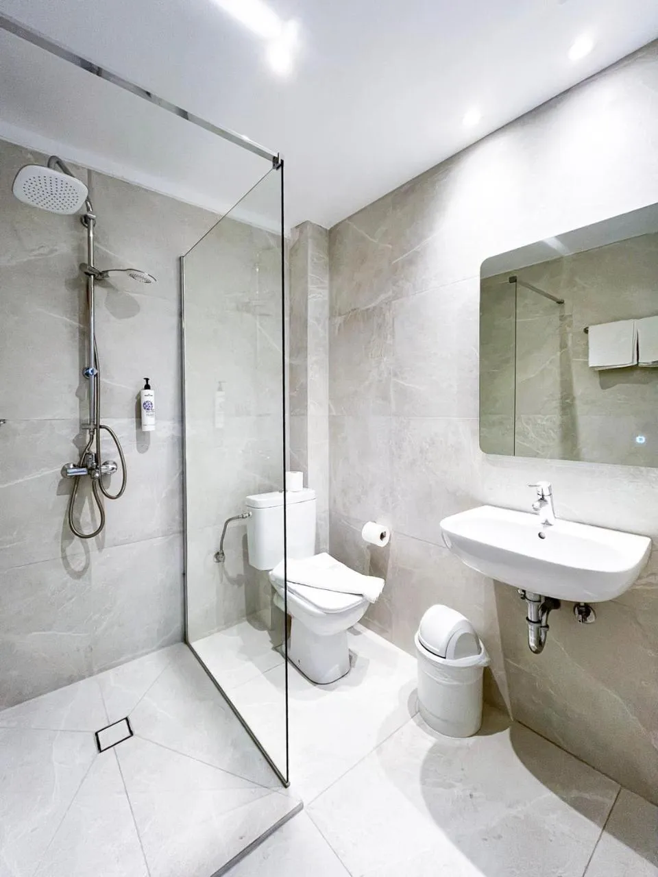 Bathroom in Athens Studios