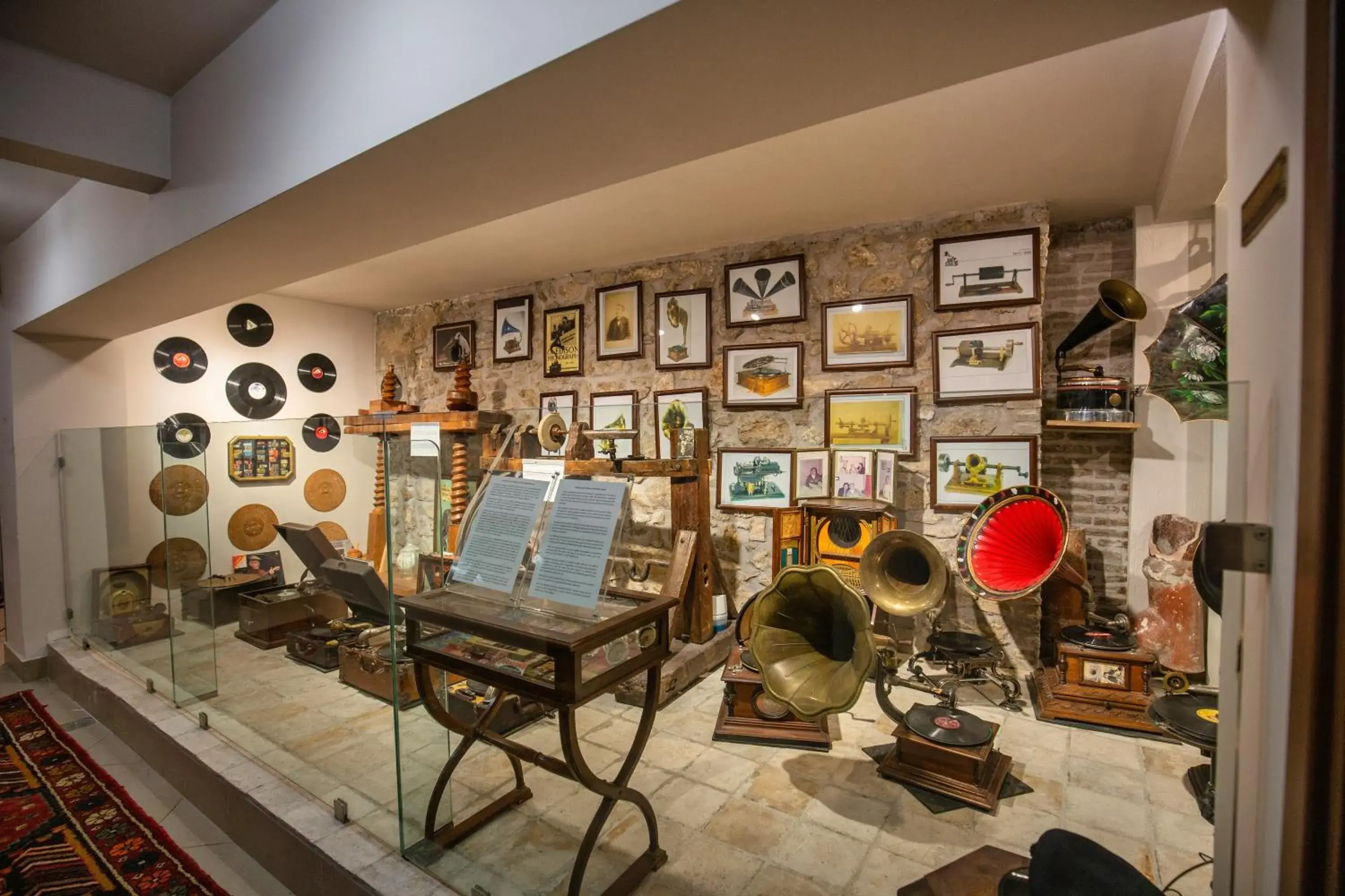 Property building in Sweet Home Hotel Property building in Sweet Home Hotel